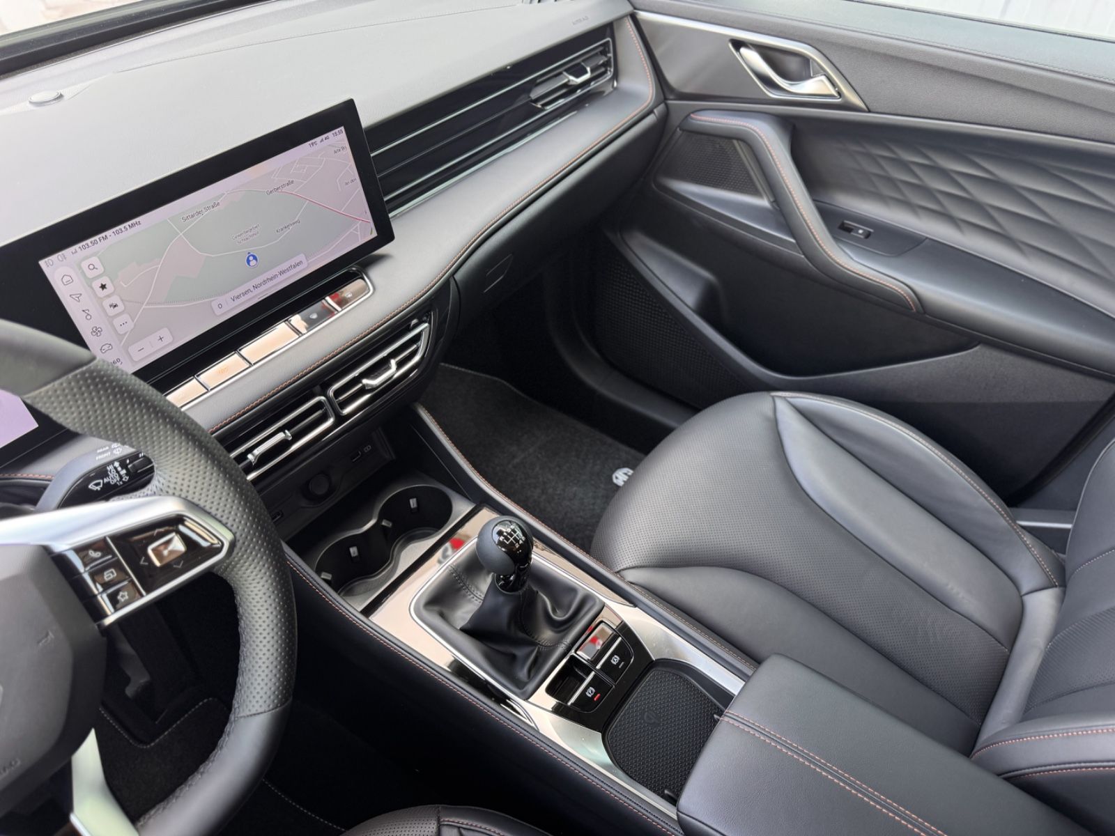 Fahrzeugabbildung MG HS 1.5 T-GDI MT Luxury *CAM|ASSIST|LEDER|1.HAND*