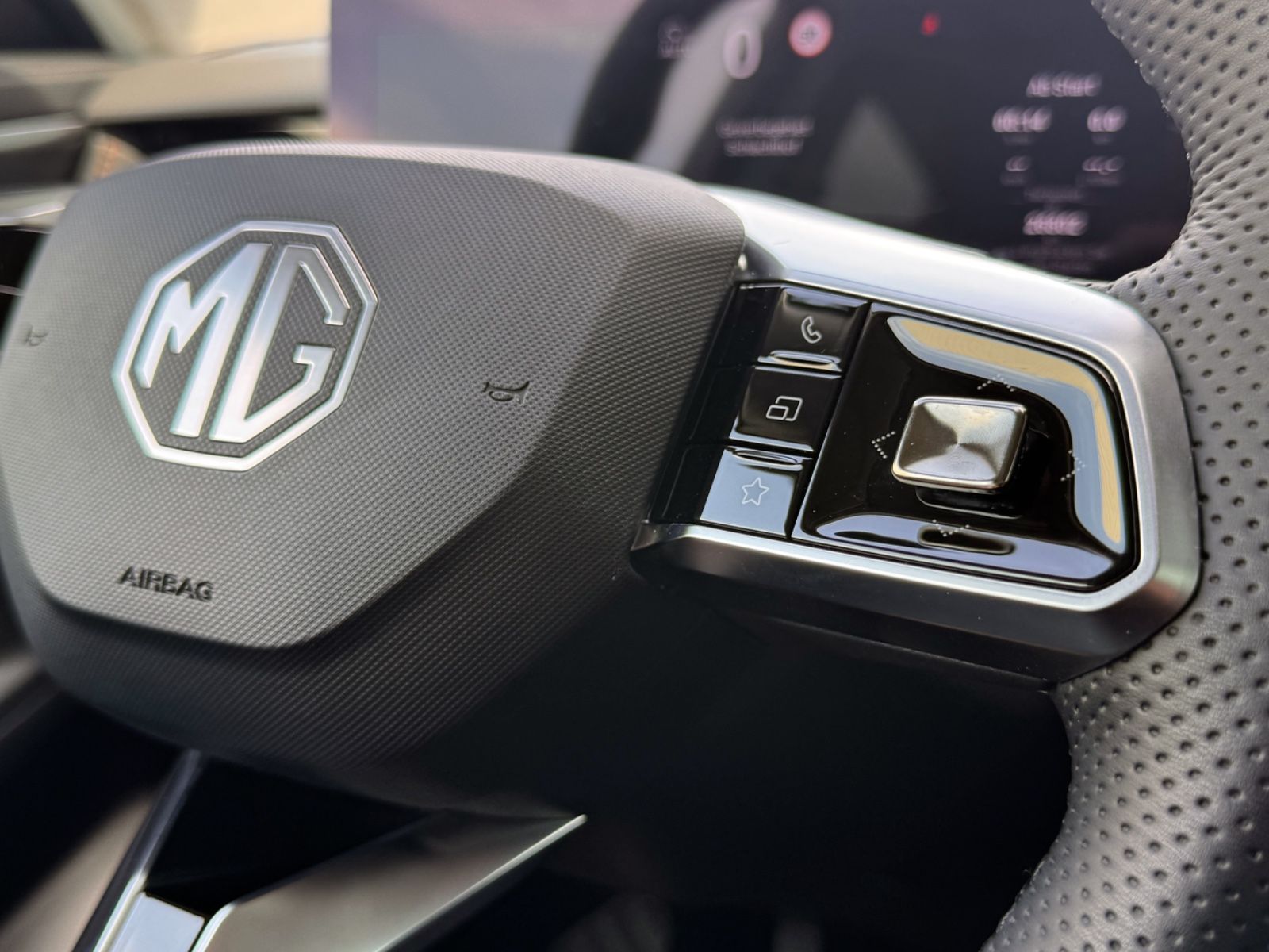Fahrzeugabbildung MG HS 1.5 T-GDI MT Luxury *CAM|ASSIST|LEDER|1.HAND*