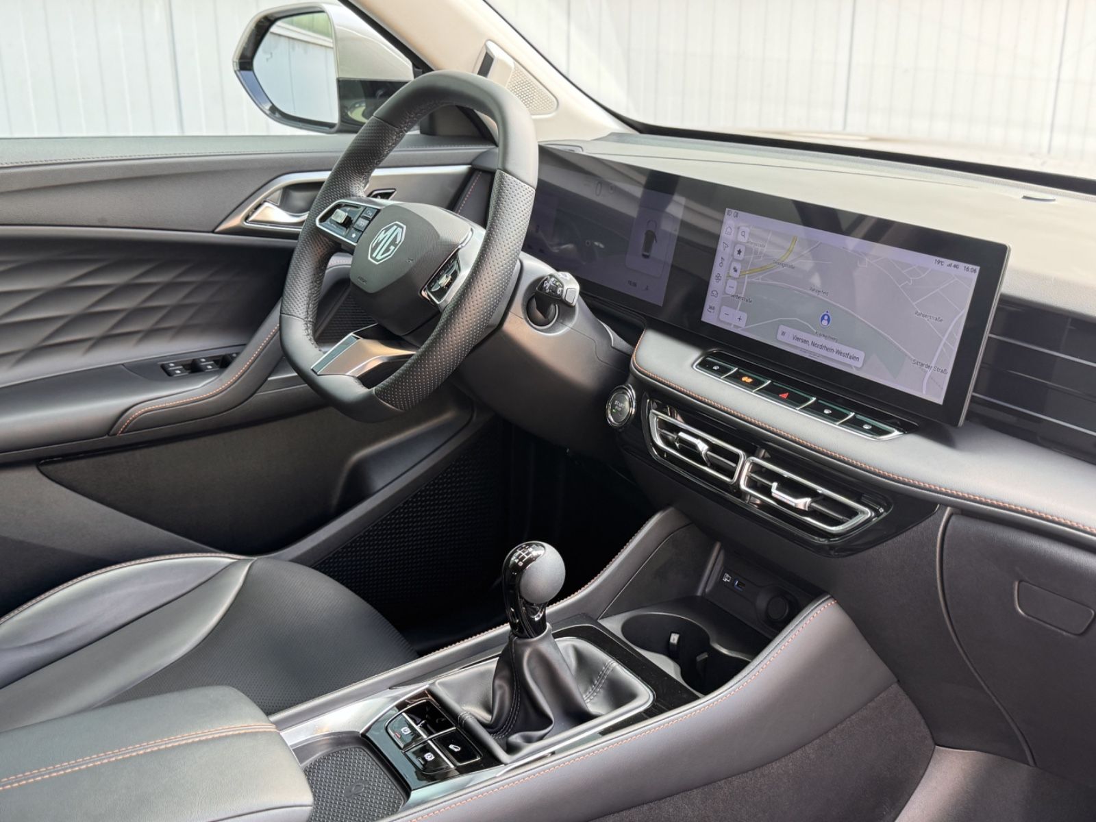 Fahrzeugabbildung MG HS 1.5 T-GDI MT Luxury *CAM|ASSIST|LEDER|1.HAND*
