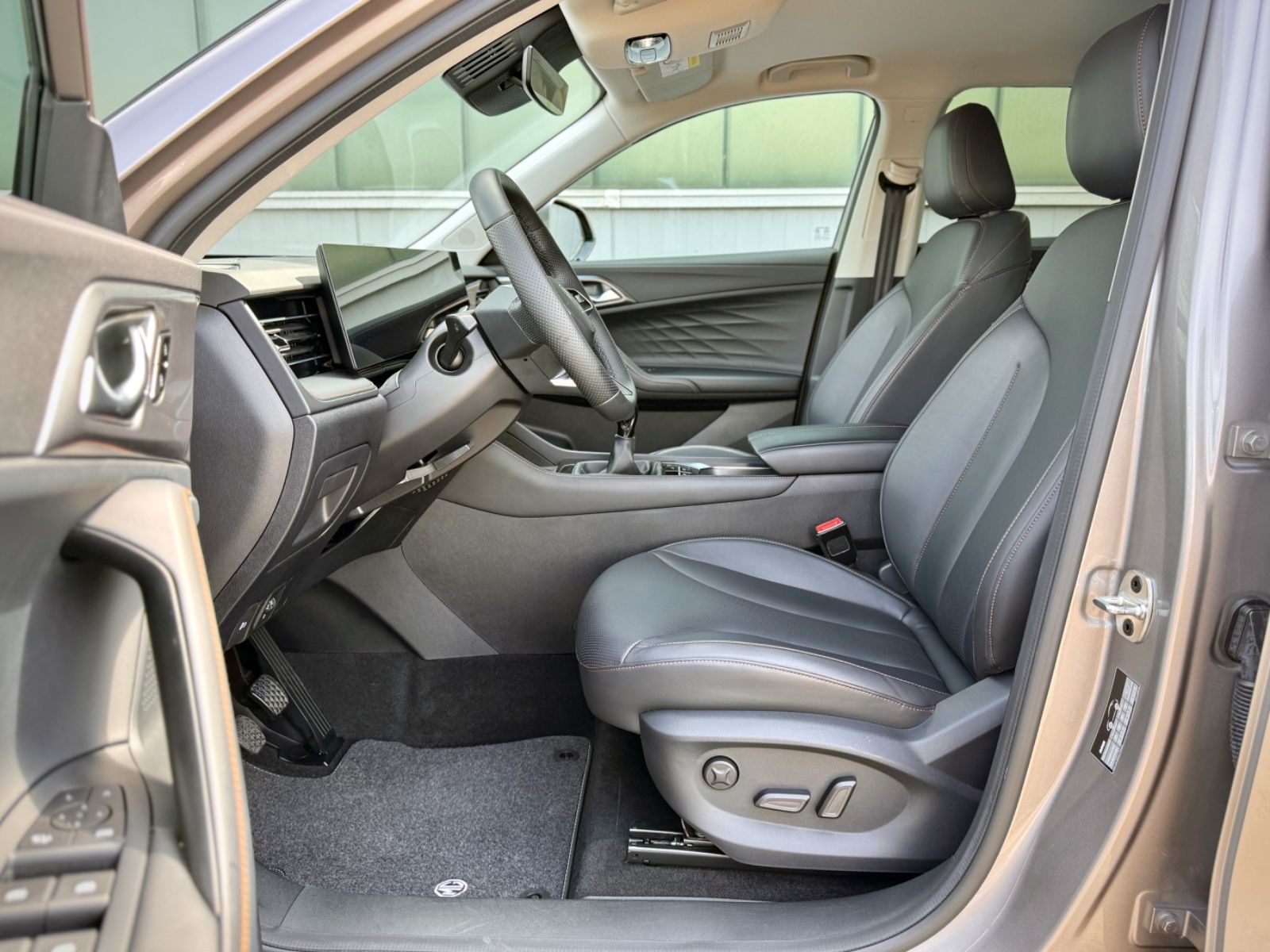 Fahrzeugabbildung MG HS 1.5 T-GDI MT Luxury *CAM|ASSIST|LEDER|1.HAND*
