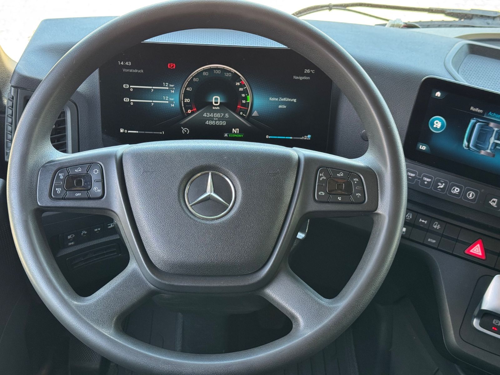 Fahrzeugabbildung Mercedes-Benz 1846 Actros 5 L-Fahrerhaus   Kipphydraulik