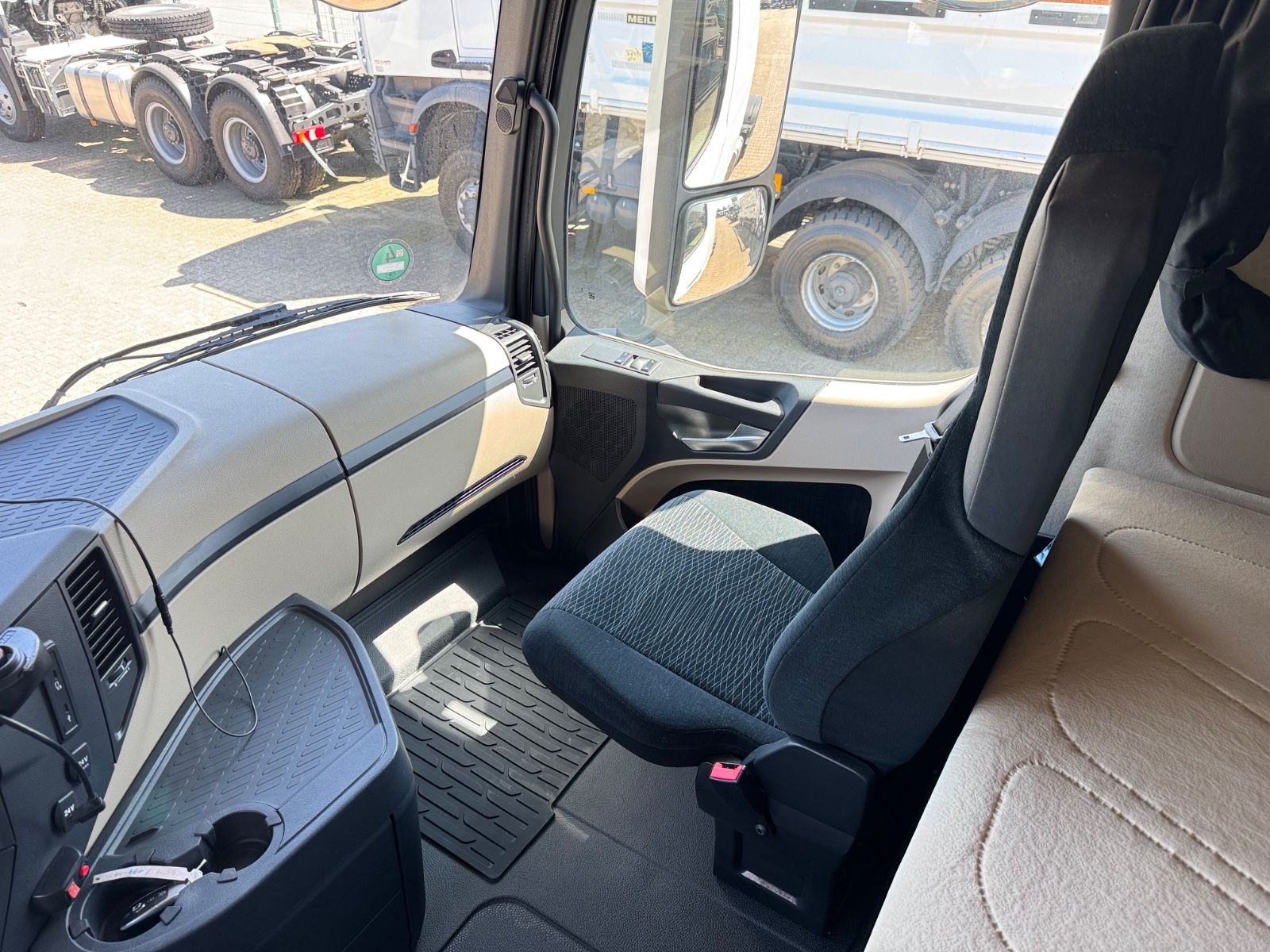 Fahrzeugabbildung Mercedes-Benz 1846 Actros 5 L-Fahrerhaus   Kipphydraulik