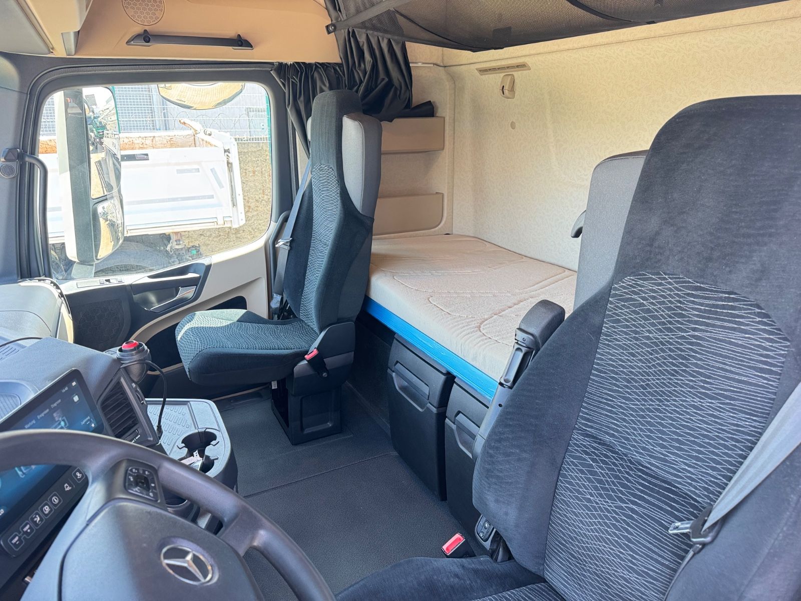 Fahrzeugabbildung Mercedes-Benz 1846 Actros 5 L-Fahrerhaus   Kipphydraulik