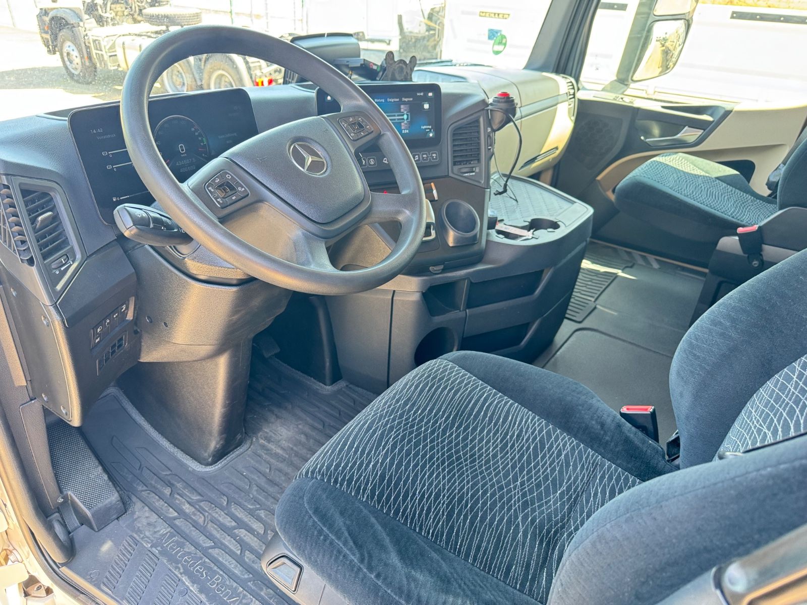Fahrzeugabbildung Mercedes-Benz 1846 Actros 5 L-Fahrerhaus   Kipphydraulik