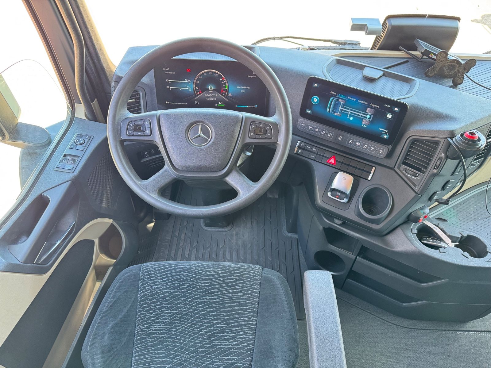 Fahrzeugabbildung Mercedes-Benz 1846 Actros 5 L-Fahrerhaus   Kipphydraulik