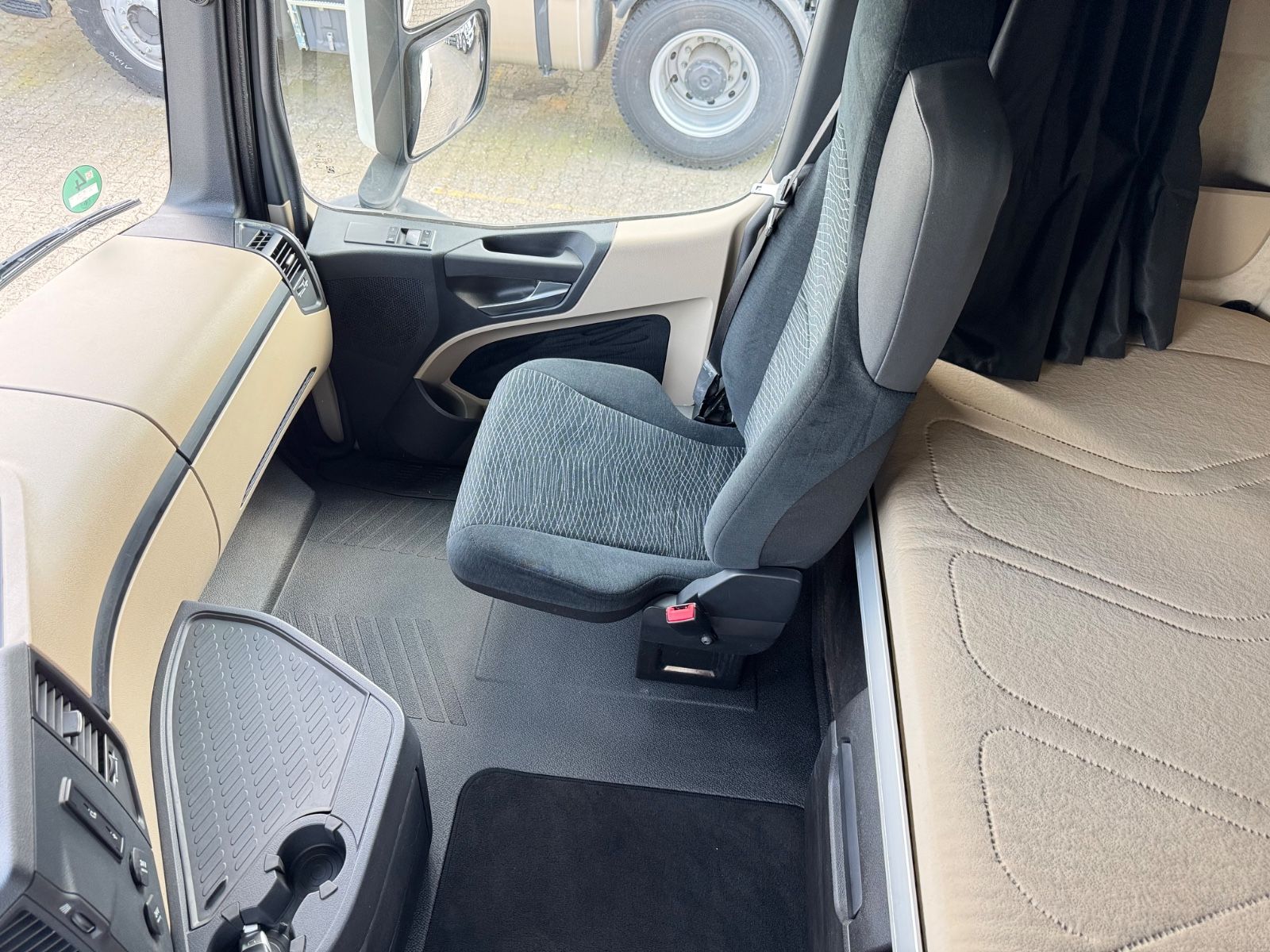 Fahrzeugabbildung Mercedes-Benz 1846 Actros 5 L-Fahrerhaus   Kipphydraulik