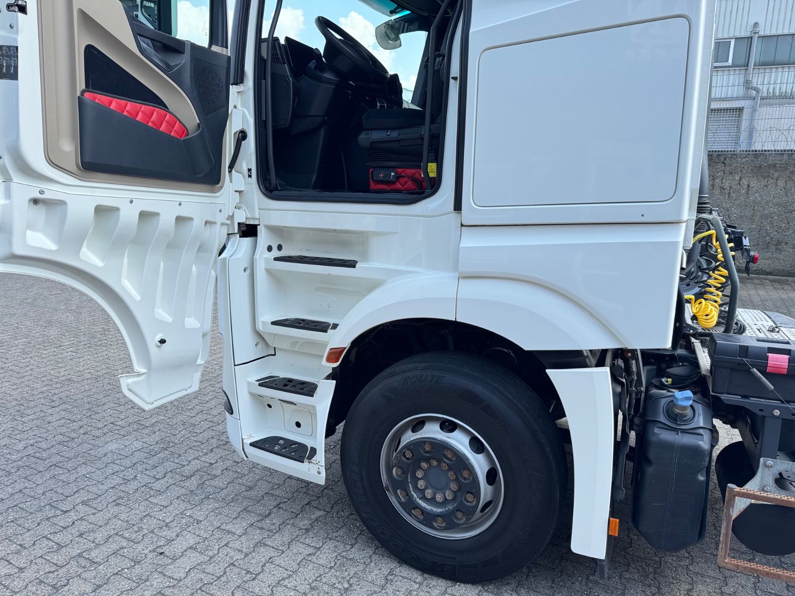 Fahrzeugabbildung Mercedes-Benz 1846 Actros 5 L-Fahrerhaus   Kipphydraulik