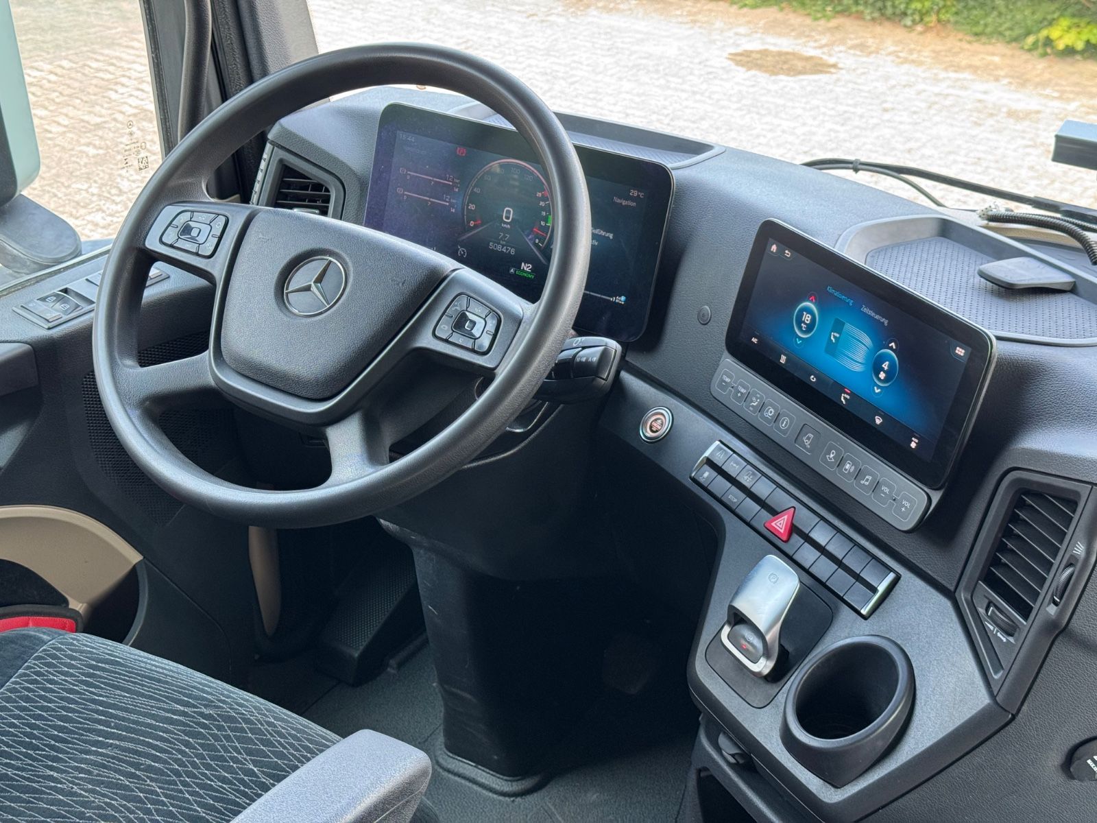 Fahrzeugabbildung Mercedes-Benz 1846 Actros 5 L-Fahrerhaus   Kipphydraulik