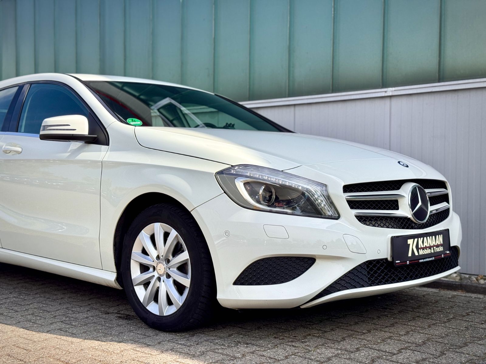 Fahrzeugabbildung Mercedes-Benz A 180 Style *XENON|NAVI|PDC*