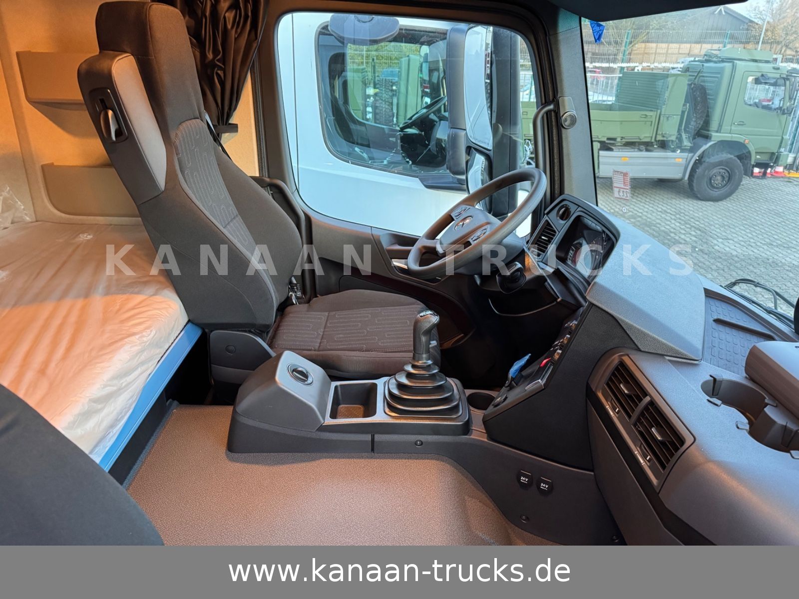 Fahrzeugabbildung Mercedes-Benz 3345 S 6x4 Actros Manual Gear HeavyDuty NEW