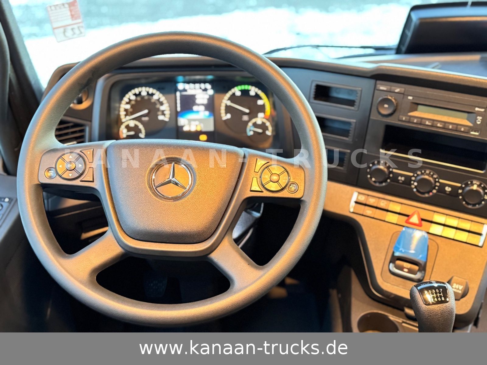 Fahrzeugabbildung Mercedes-Benz 3345 S 6x4 Actros Manual Gear HeavyDuty NEW