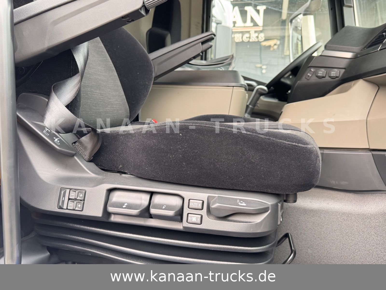 Fahrzeugabbildung MAN 35.510 TGS  Betonpumpe S47-5   47meter NEW