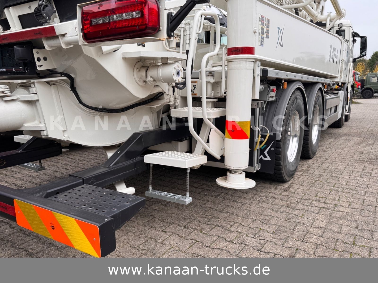 Fahrzeugabbildung MAN 35.510 TGS  Betonpumpe S47-5   47meter NEW