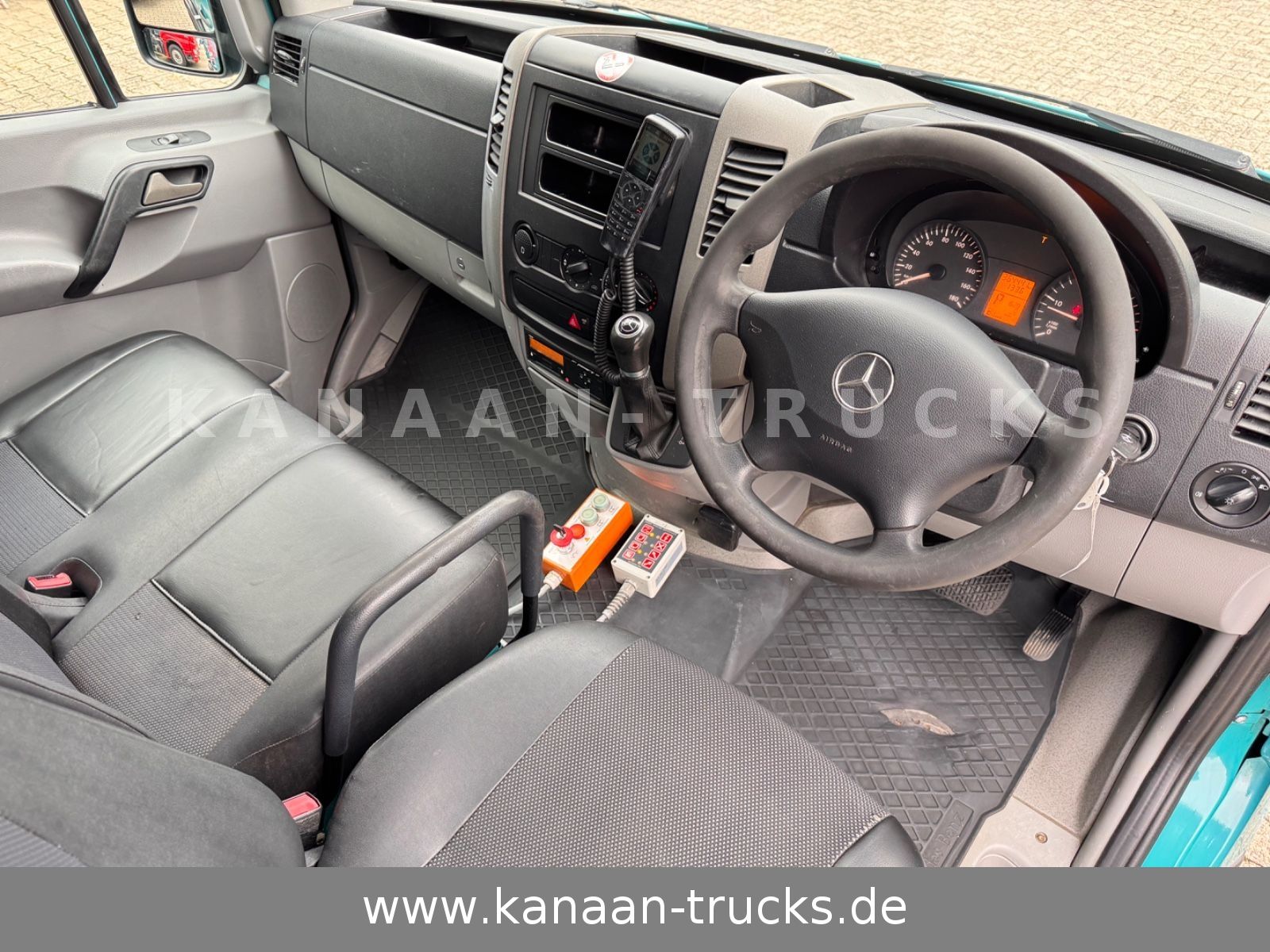 Fahrzeugabbildung Mercedes-Benz 313 CDI  Sprinter II Bertsche  Müllwagen  Tafel