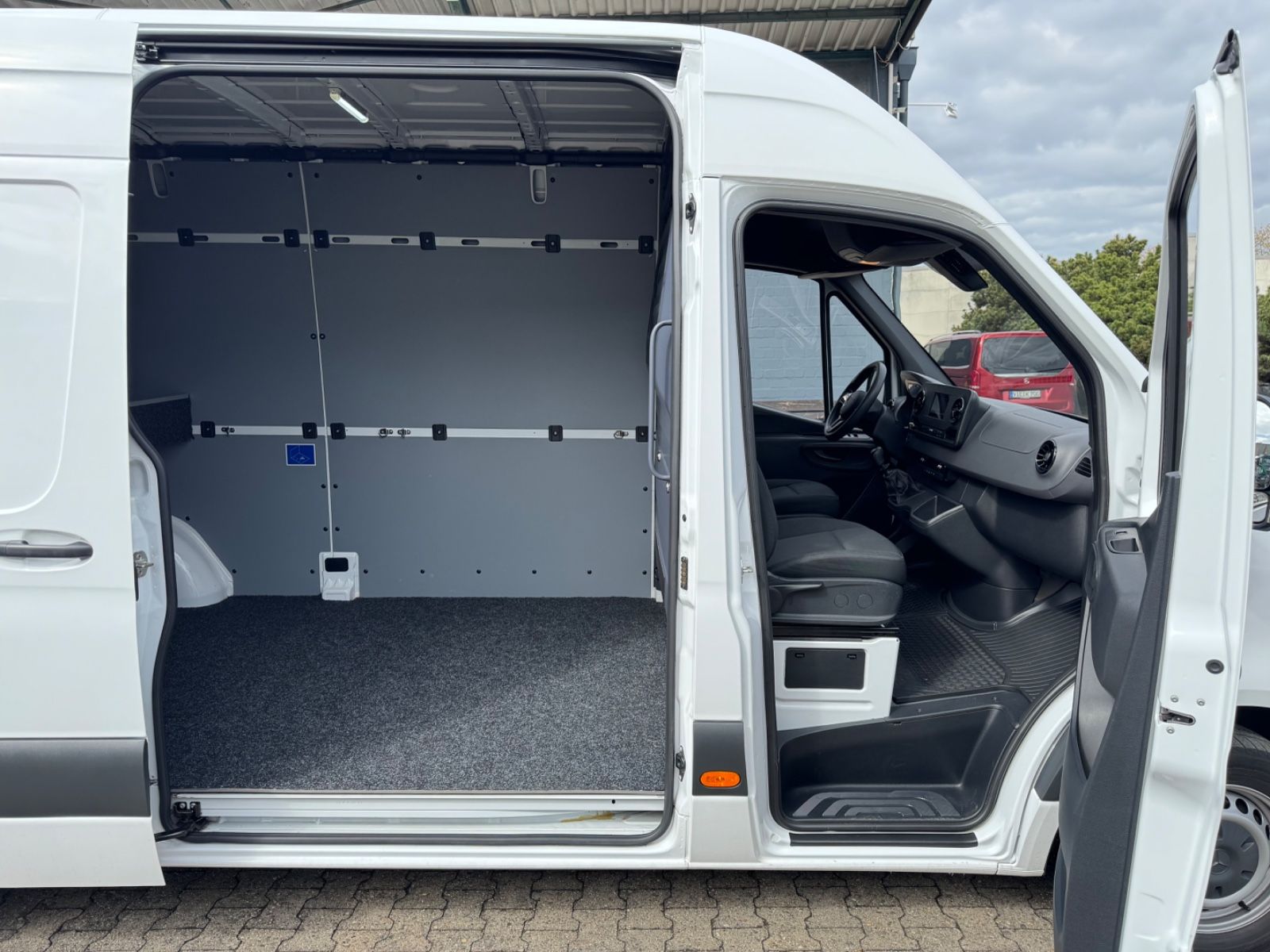 Fahrzeugabbildung Mercedes-Benz 211 CDI Sprinter III Kasten L2 Hoch WIE NEU