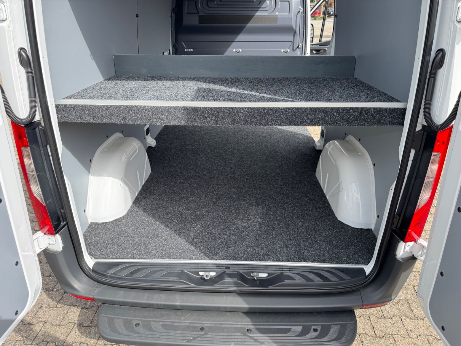 Fahrzeugabbildung Mercedes-Benz 211 CDI Sprinter III Kasten L2 Hoch WIE NEU