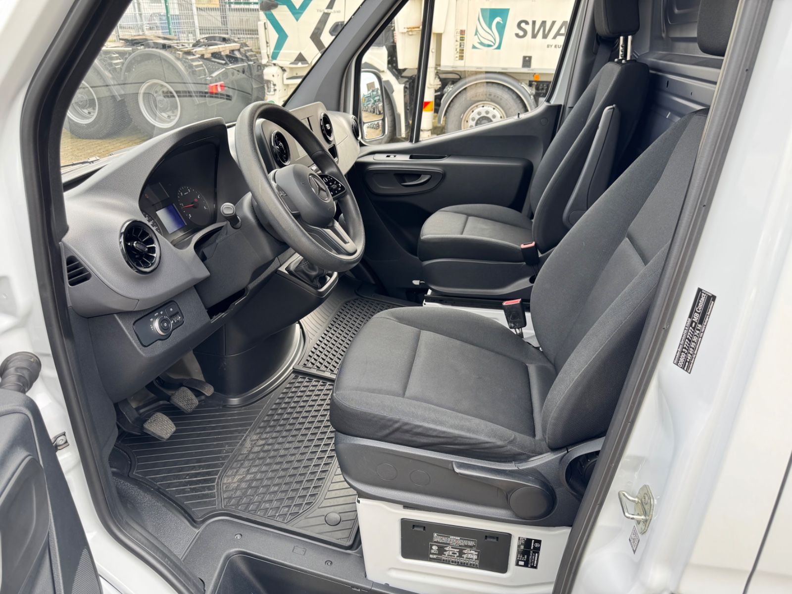 Fahrzeugabbildung Mercedes-Benz 211 CDI Sprinter III Kasten L2 Hoch WIE NEU