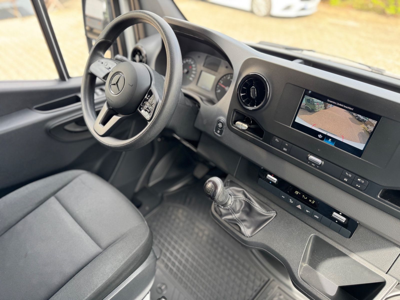 Fahrzeugabbildung Mercedes-Benz 211 CDI Sprinter III Kasten L2 Hoch WIE NEU