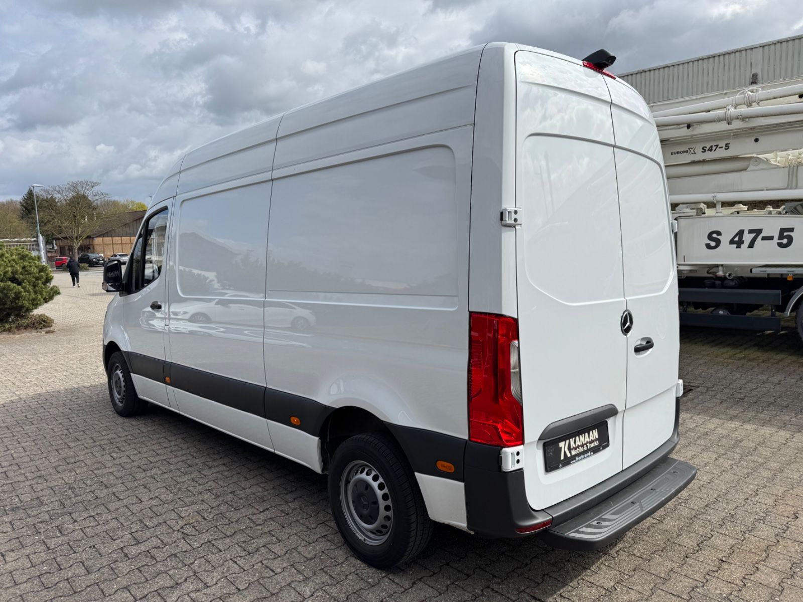 Fahrzeugabbildung Mercedes-Benz 211 CDI Sprinter III Kasten L2 Hoch WIE NEU