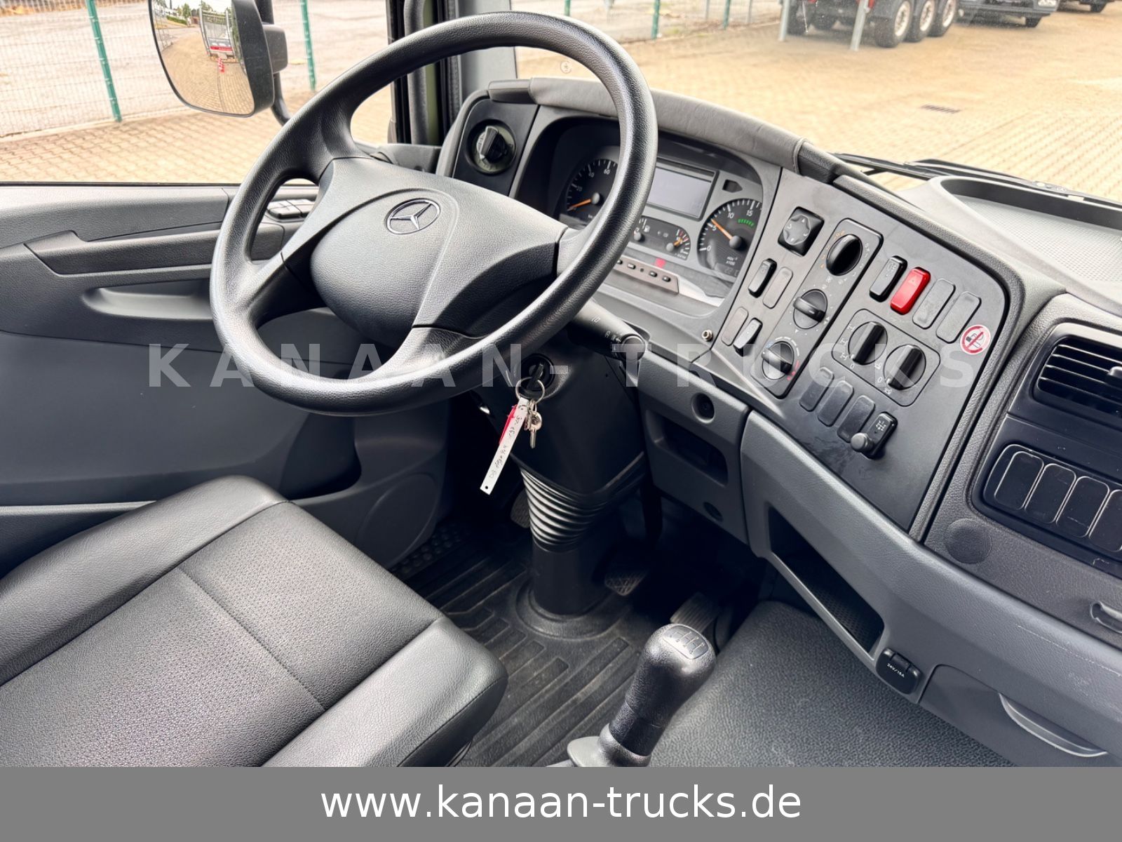 Fahrzeugabbildung Mercedes-Benz 1018 Atego 4x4 Allrad Miltär Camper (818)