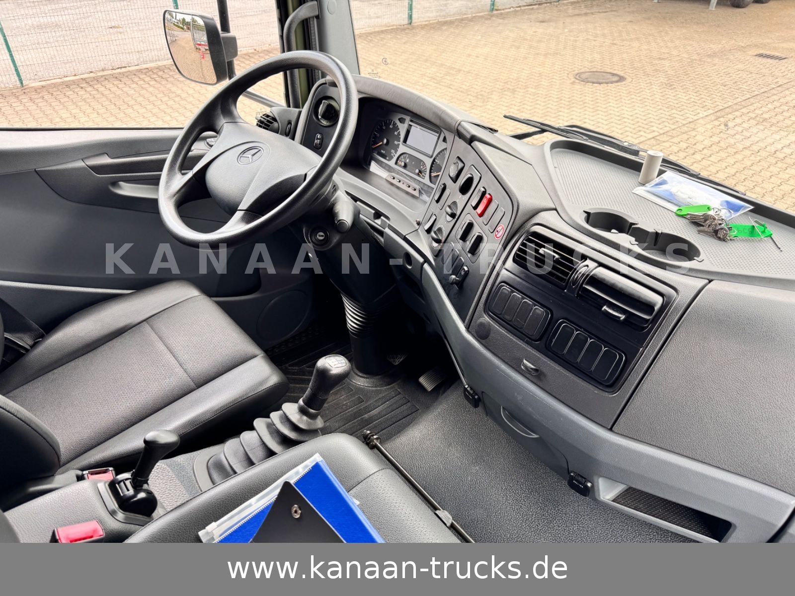 Fahrzeugabbildung Mercedes-Benz 1018 Atego 4x4 Allrad Miltär Camper (818)