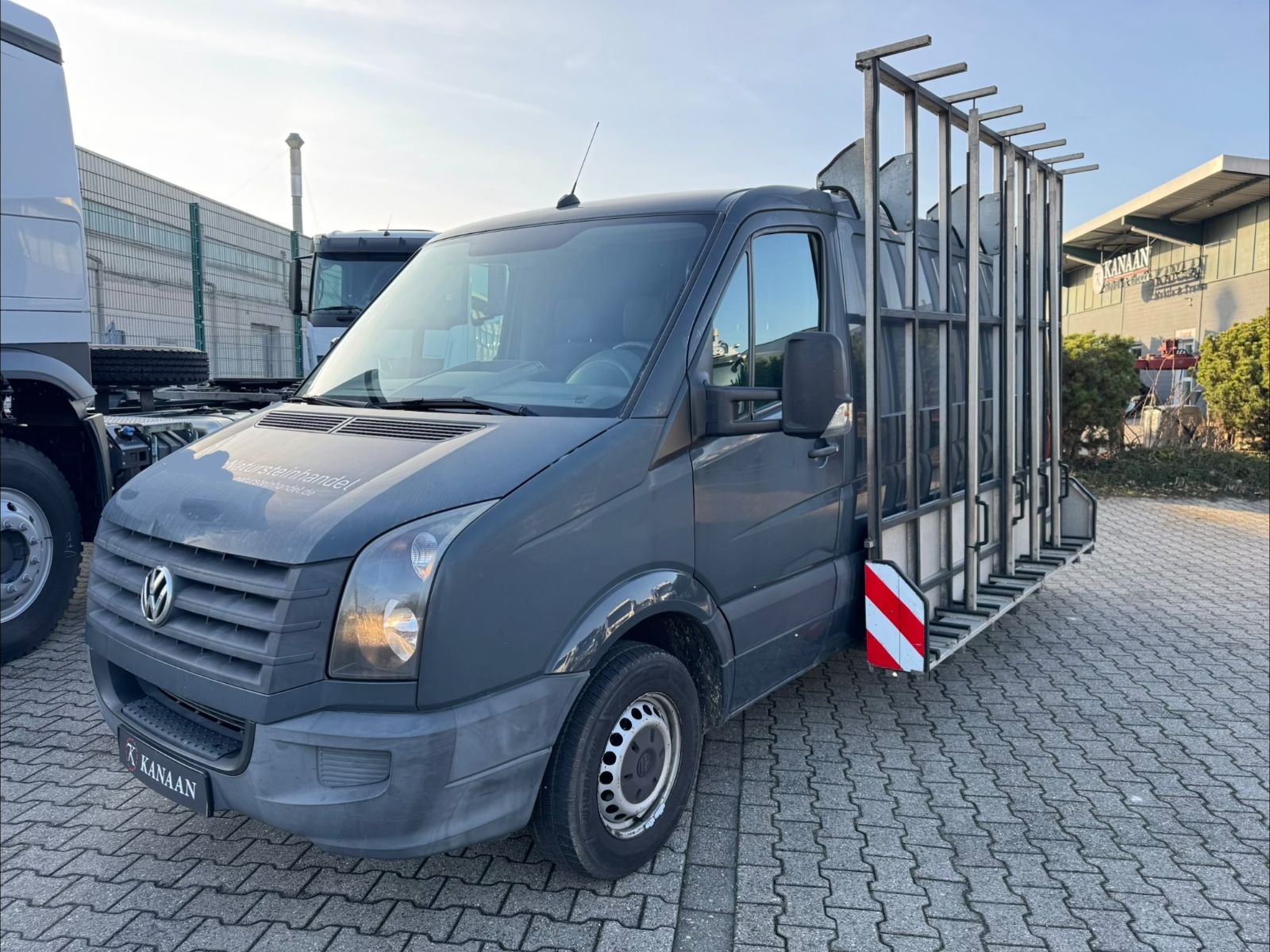 Fahrzeugabbildung Volkswagen Crafter Kasten 2.0 TDI 30 mittel L2H1 GLASTRA
