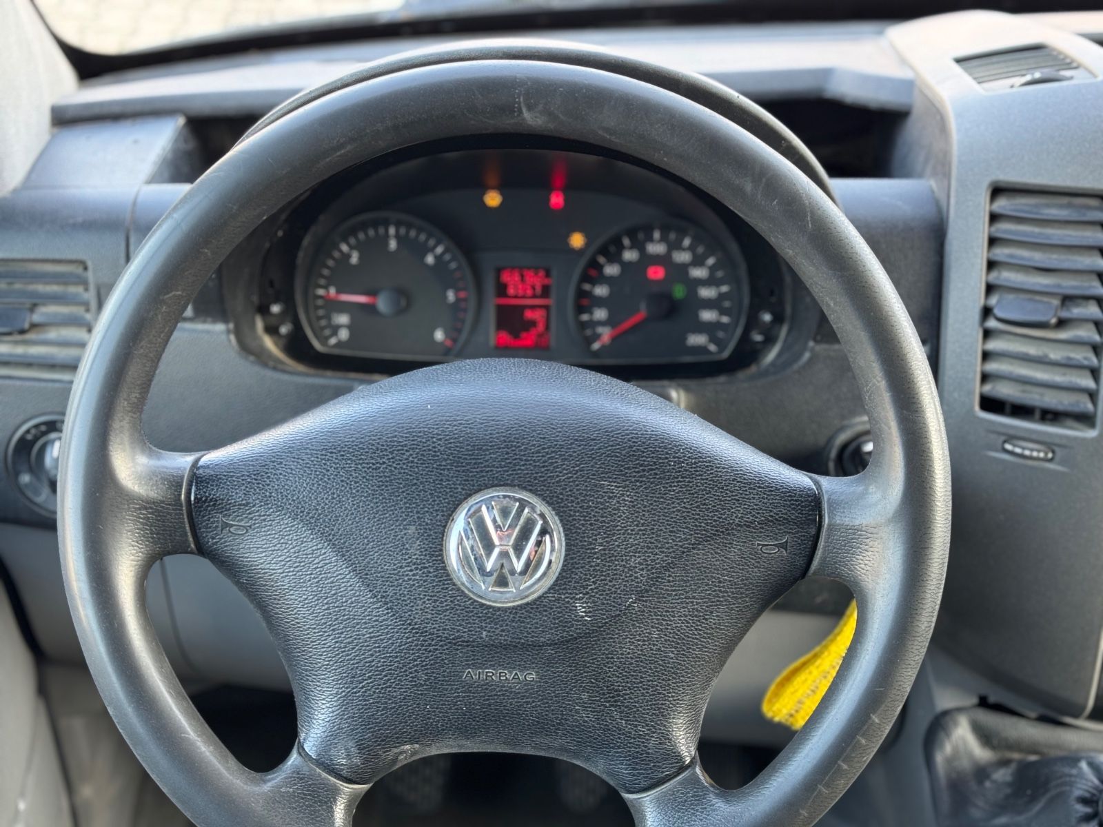 Fahrzeugabbildung Volkswagen Crafter Kasten 2.0 TDI 30 mittel L2H1 GLASTRA