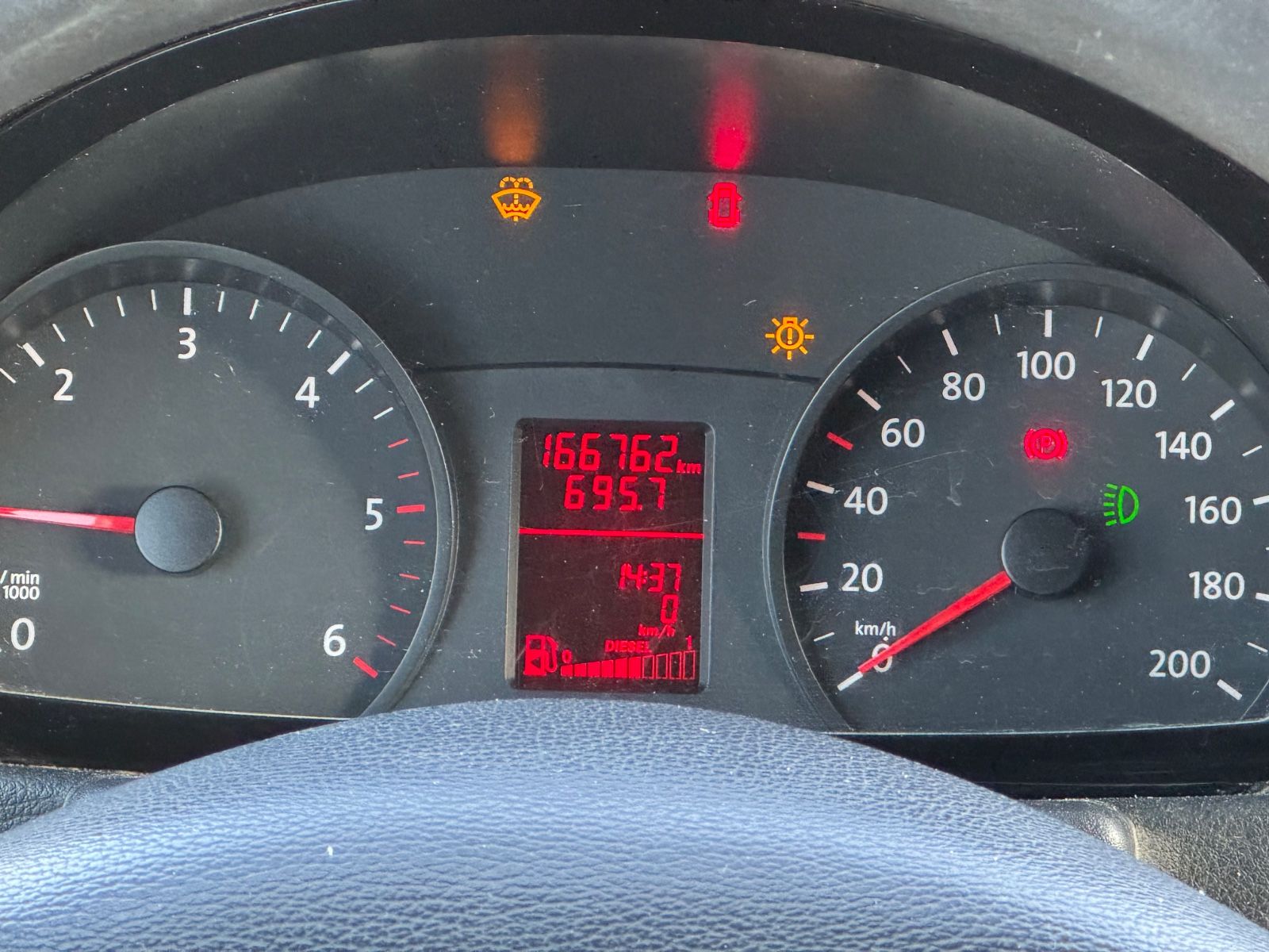 Fahrzeugabbildung Volkswagen Crafter Kasten 2.0 TDI 30 mittel L2H1 GLASTRA
