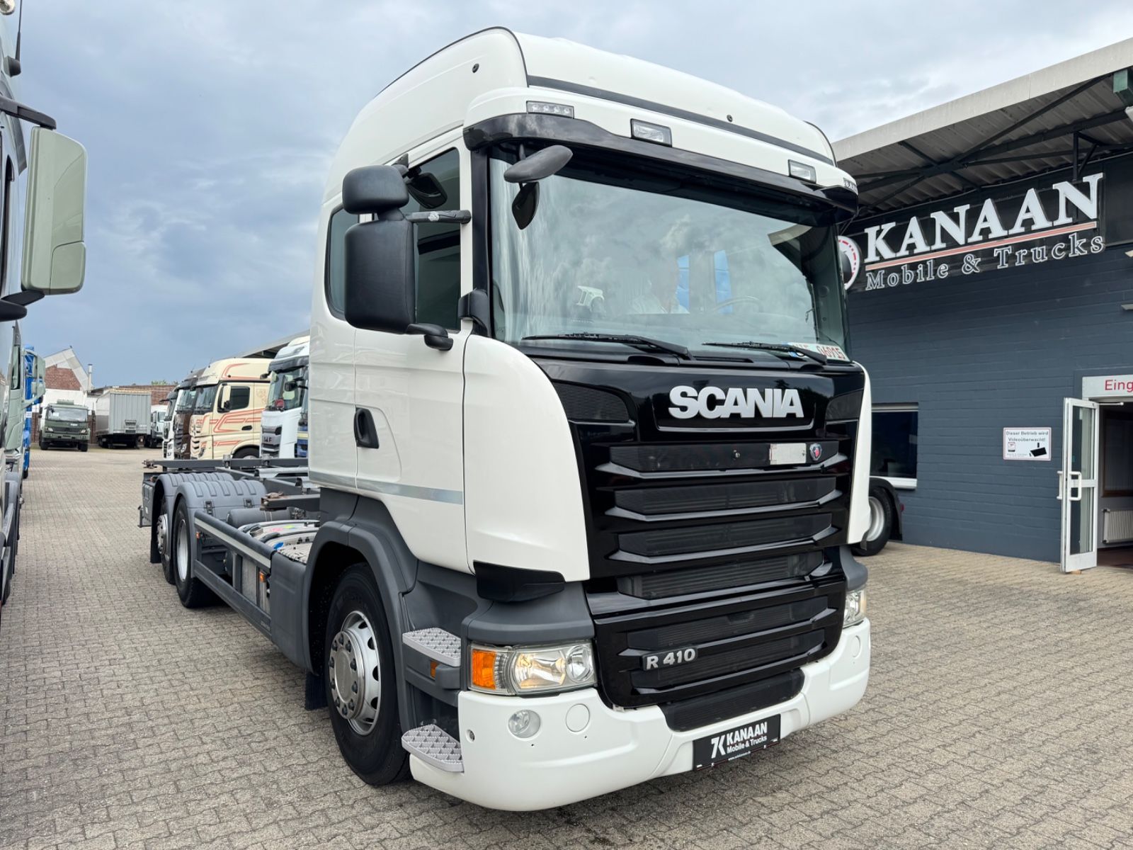 Fahrzeugabbildung Scania R410 6x2   Euro6  Original 43.000Km  Bundeswehr