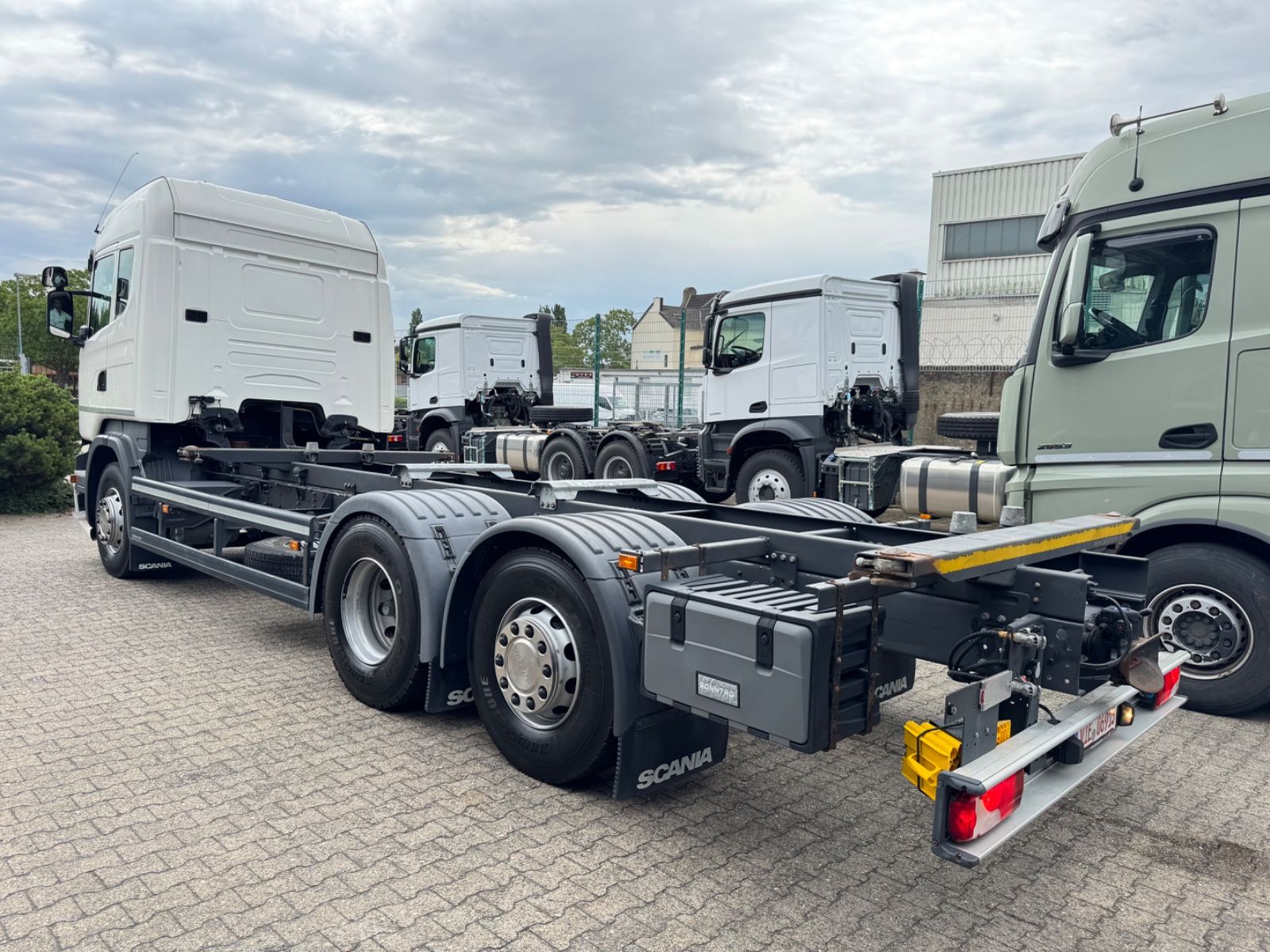 Fahrzeugabbildung Scania R410 6x2   Euro6  Original 43.000Km  Bundeswehr