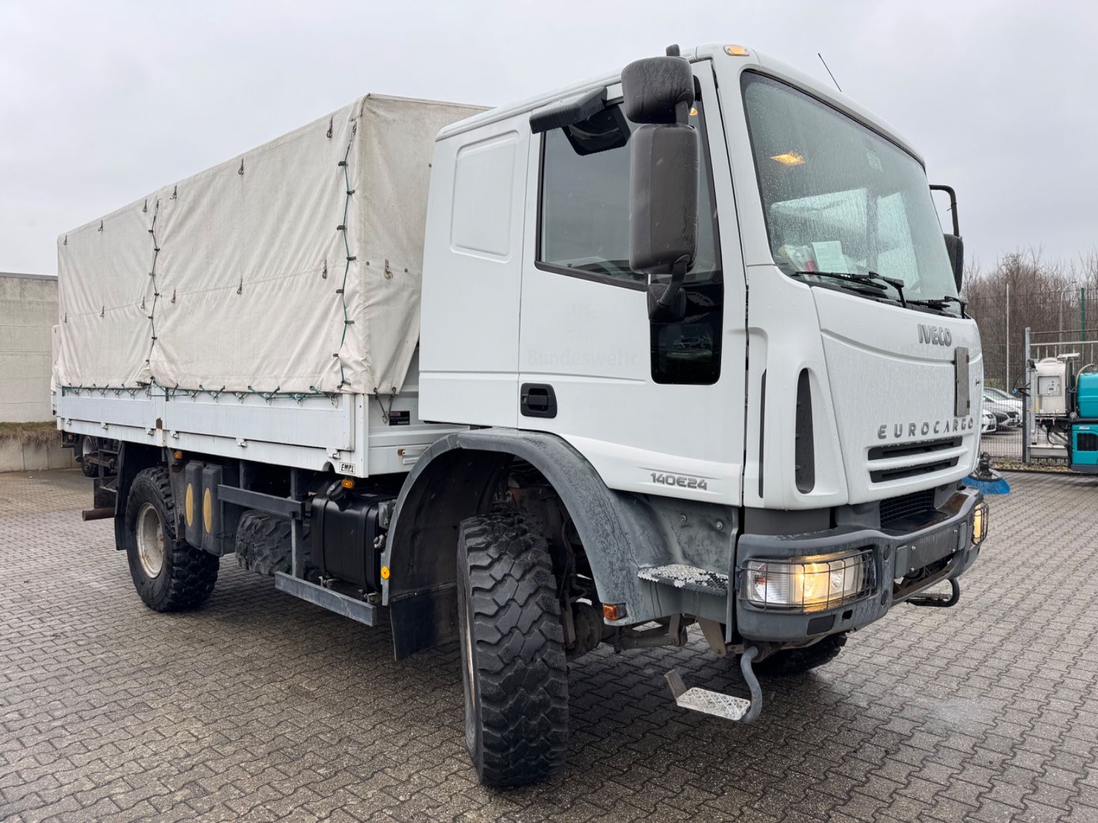 Fahrzeugabbildung Iveco 140 E240 Eurocargo 4x4 Miltär Camper Expedition