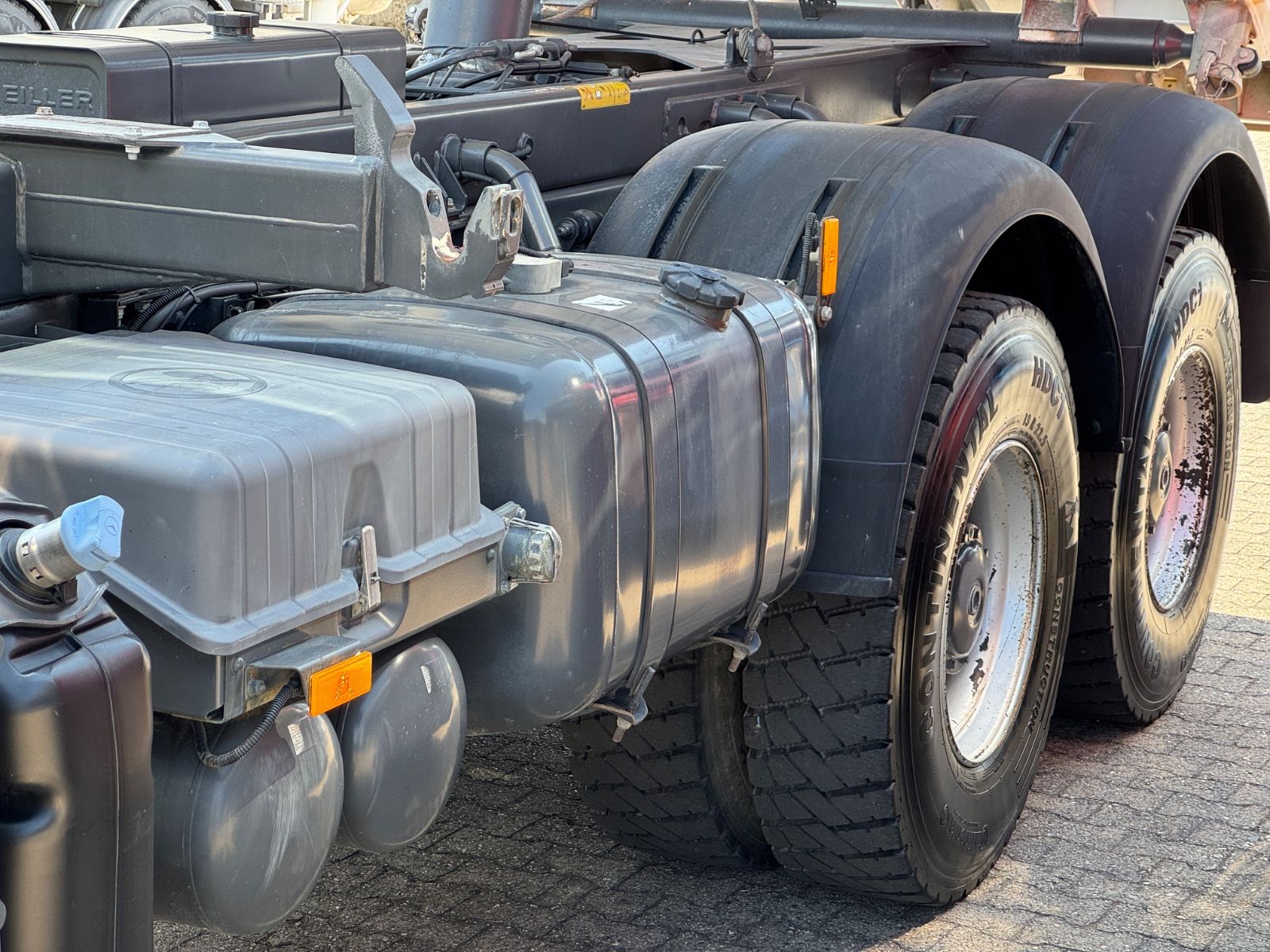 Fahrzeugabbildung Mercedes-Benz 3343 Arocs 4 Allrad 6x6 MEILLER  Only 34.000 Km