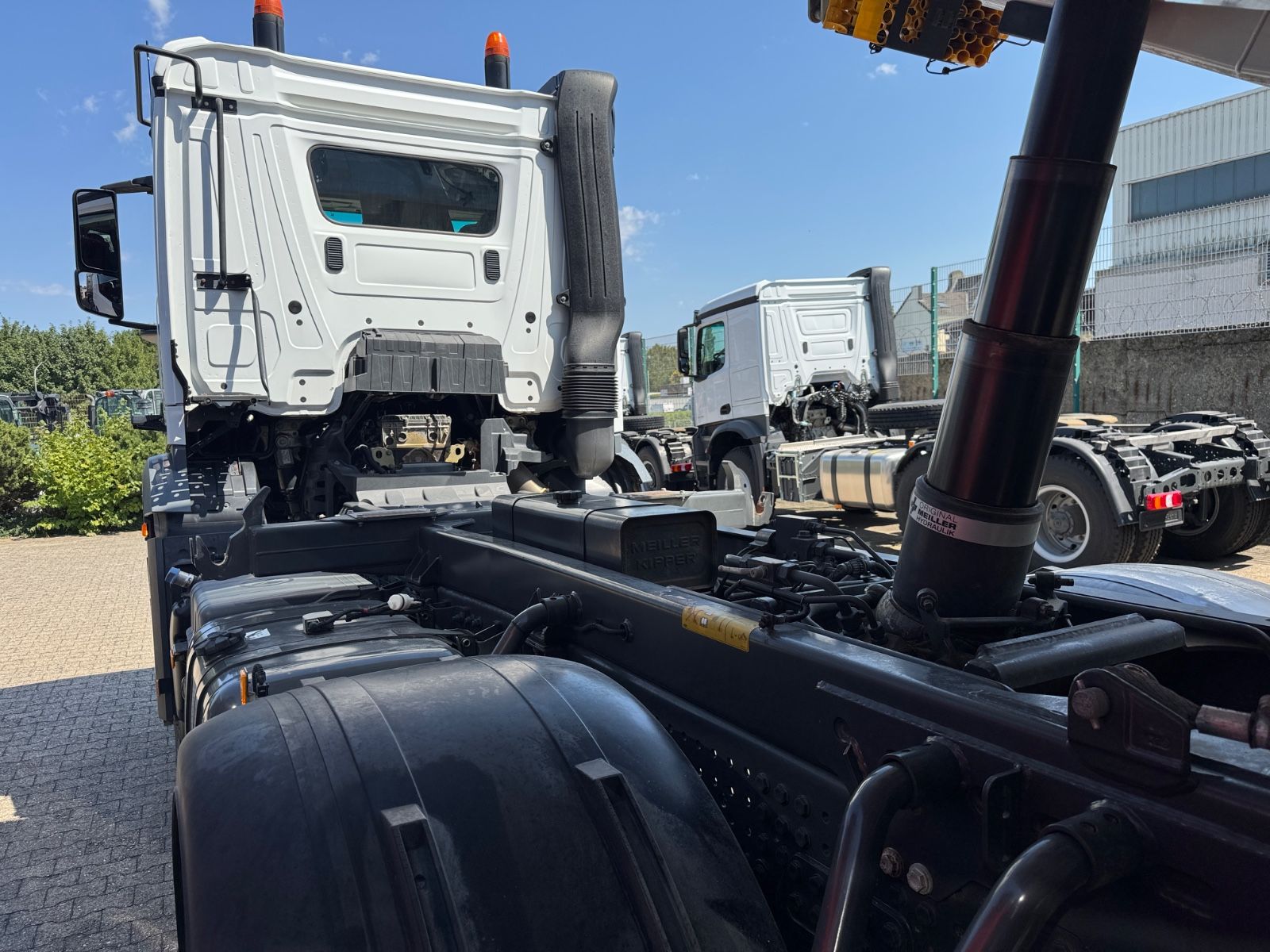 Fahrzeugabbildung Mercedes-Benz 3343 Arocs 4 Allrad 6x6 MEILLER  Only 34.000 Km
