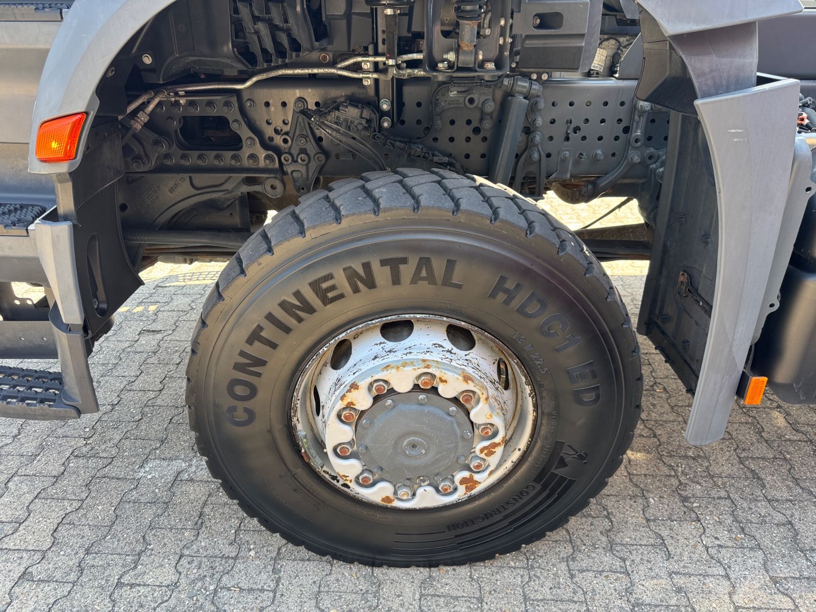 Fahrzeugabbildung Mercedes-Benz 3343 Arocs 4 Allrad 6x6 MEILLER  Only 34.000 Km
