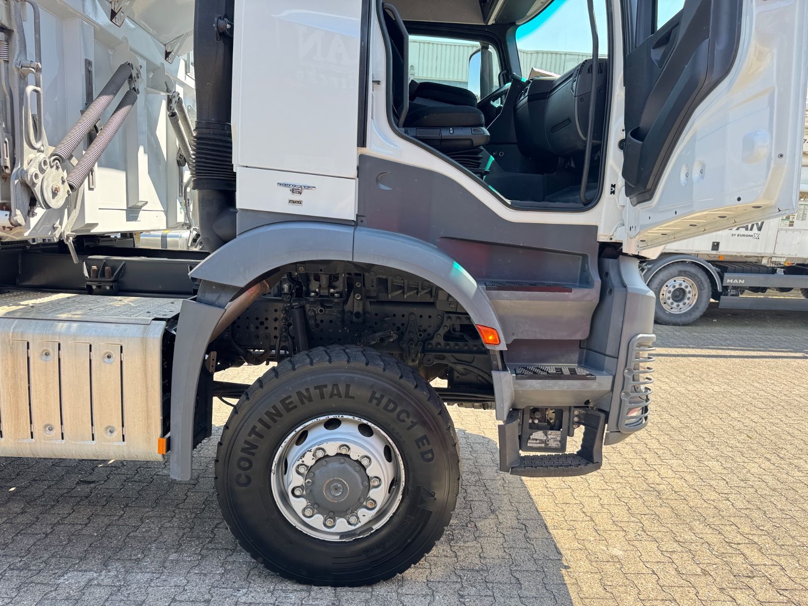 Fahrzeugabbildung Mercedes-Benz 3343 Arocs 4 Allrad 6x6 MEILLER  Only 34.000 Km
