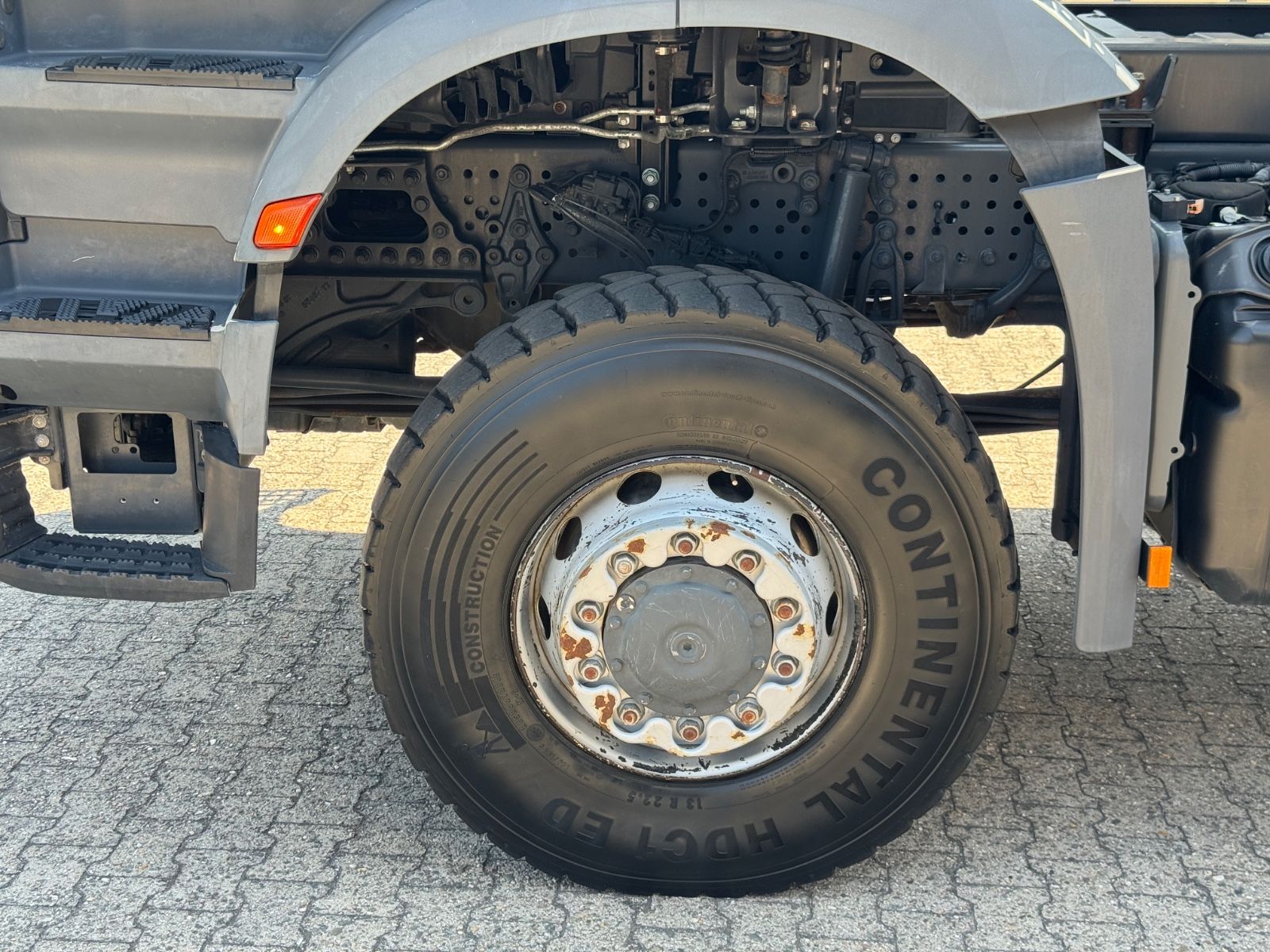 Fahrzeugabbildung Mercedes-Benz 3343 Arocs 4 Allrad 6x6 MEILLER  Only 34.000 Km