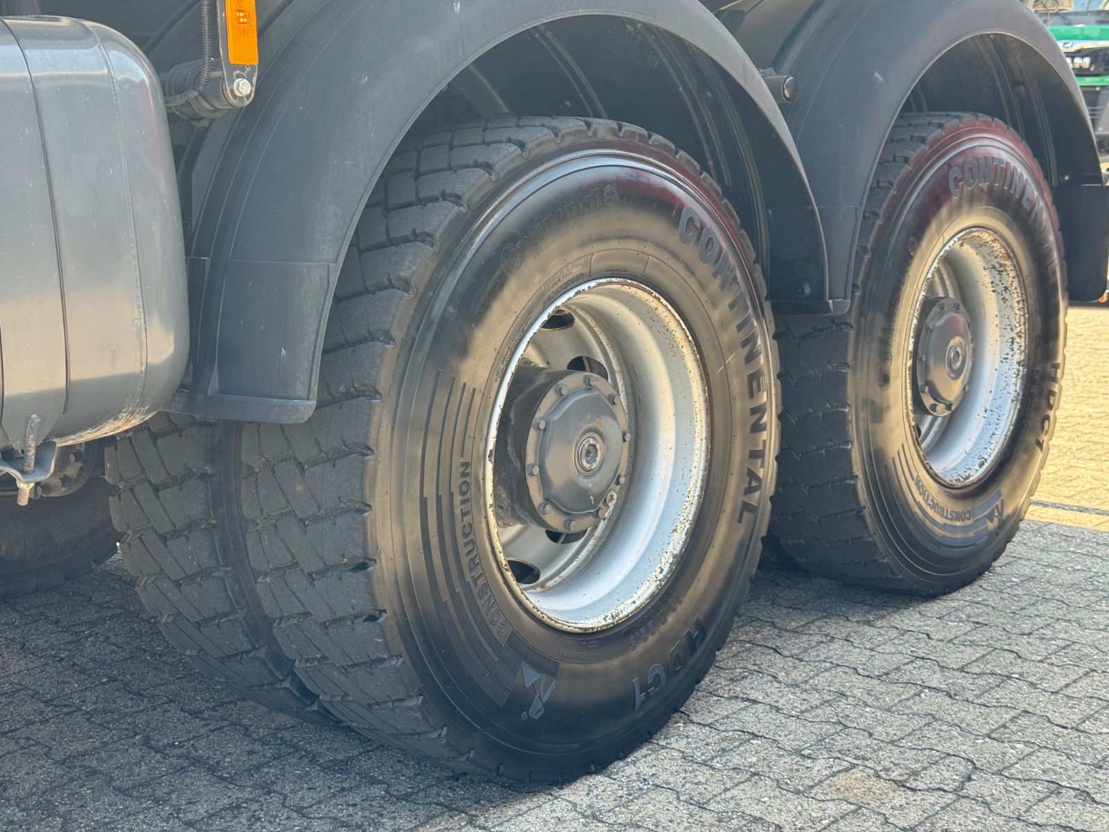 Fahrzeugabbildung Mercedes-Benz 3343 Arocs 4 Allrad 6x6 MEILLER  Only 34.000 Km