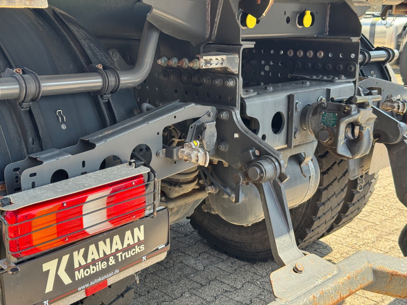 Fahrzeugabbildung Mercedes-Benz 3343 Arocs 4 Allrad 6x6 MEILLER  Only 34.000 Km