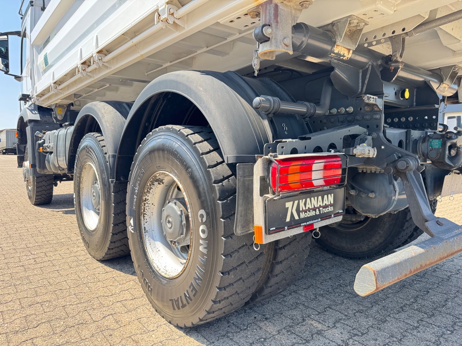 Fahrzeugabbildung Mercedes-Benz 3343 Arocs 4 Allrad 6x6 MEILLER  Only 34.000 Km