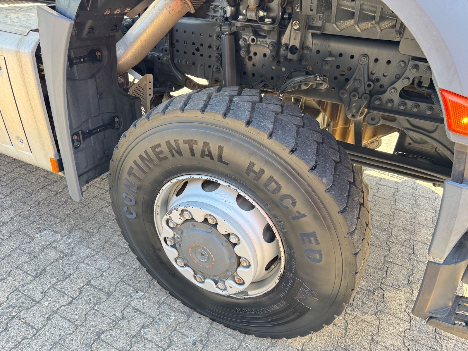 Fahrzeugabbildung Mercedes-Benz 3343 Arocs 4 Allrad 6x6 MEILLER  Only 34.000 Km