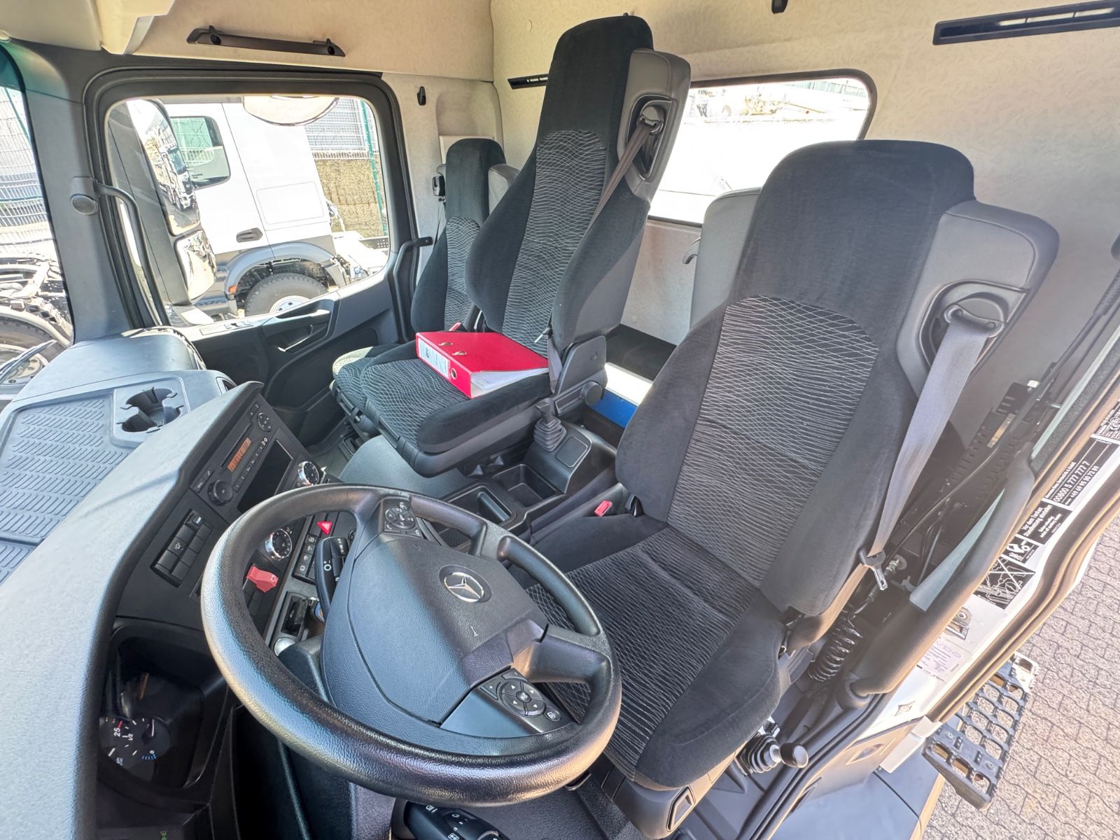 Fahrzeugabbildung Mercedes-Benz 3343 Arocs 4 Allrad 6x6 MEILLER  Only 34.000 Km