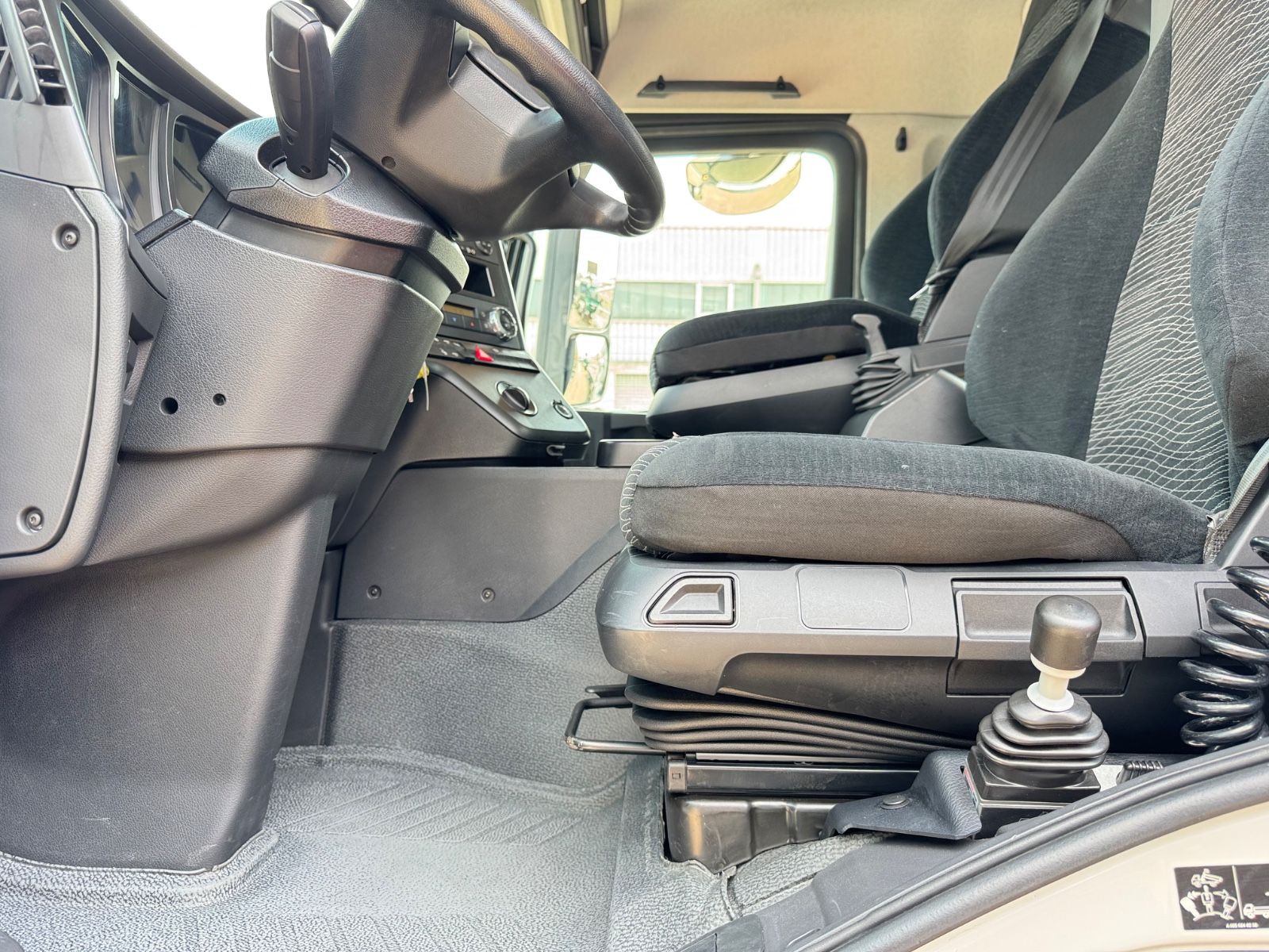 Fahrzeugabbildung Mercedes-Benz 3343 Arocs 4 Allrad 6x6 MEILLER  Only 39.000 Km
