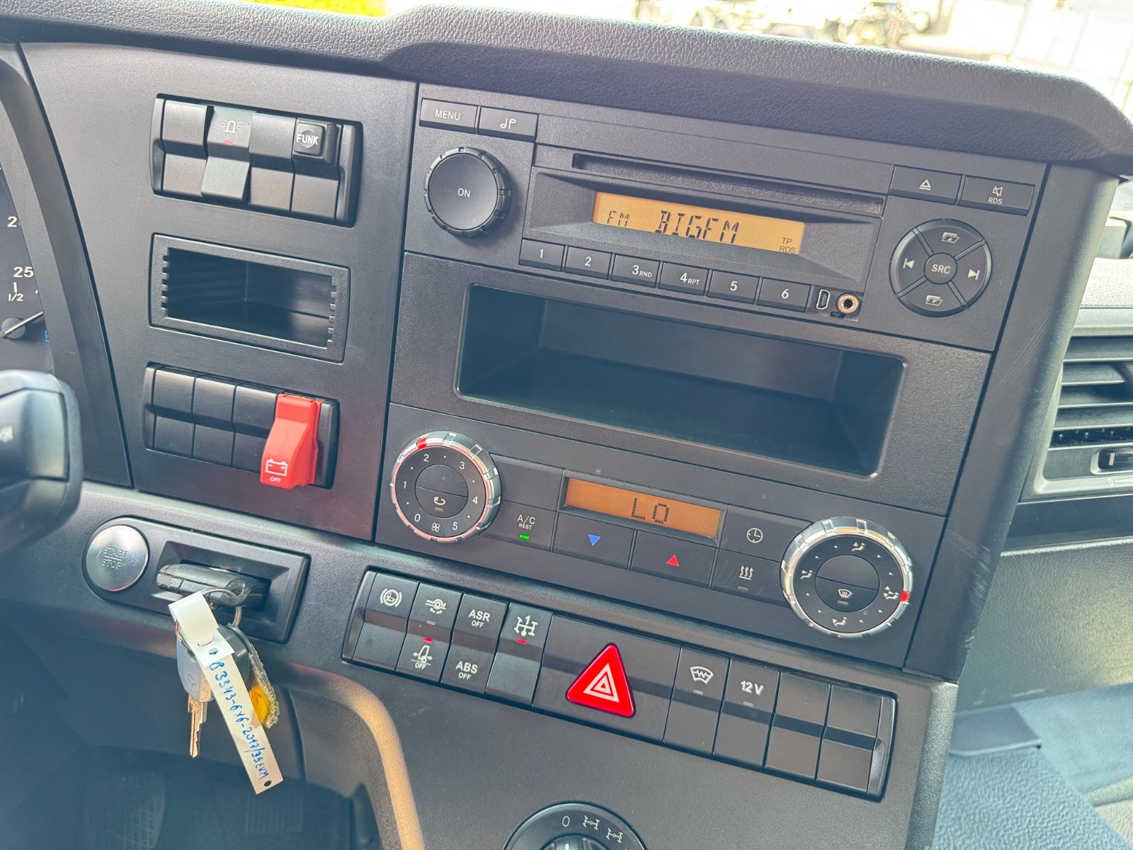 Fahrzeugabbildung Mercedes-Benz 3343 Arocs 4 Allrad 6x6 MEILLER  Only 39.000 Km