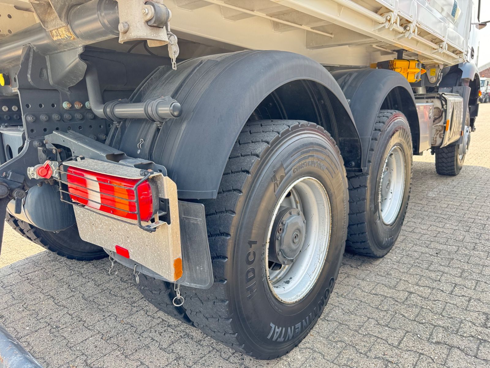 Fahrzeugabbildung Mercedes-Benz 3343 Arocs 4 Allrad 6x6 MEILLER  Only 39.000 Km