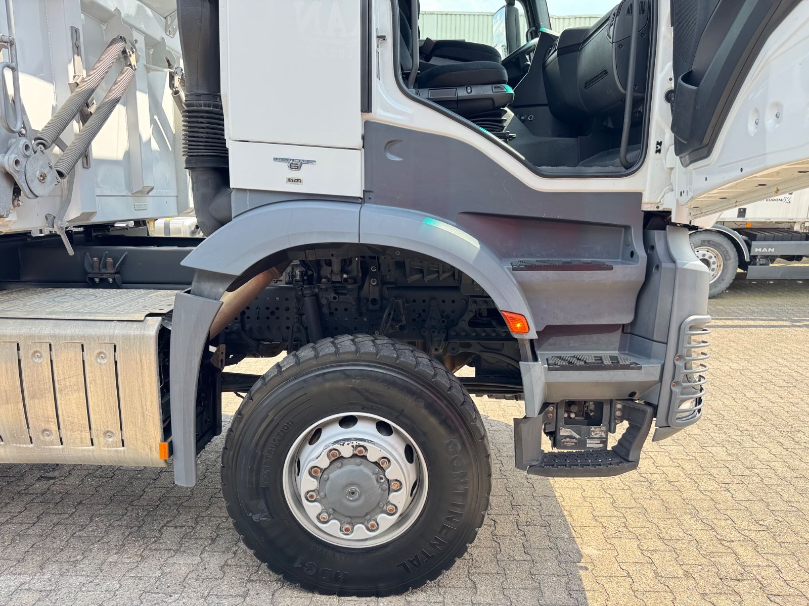 Fahrzeugabbildung Mercedes-Benz 3343 Arocs 4 Allrad 6x6 MEILLER  Only 39.000 Km