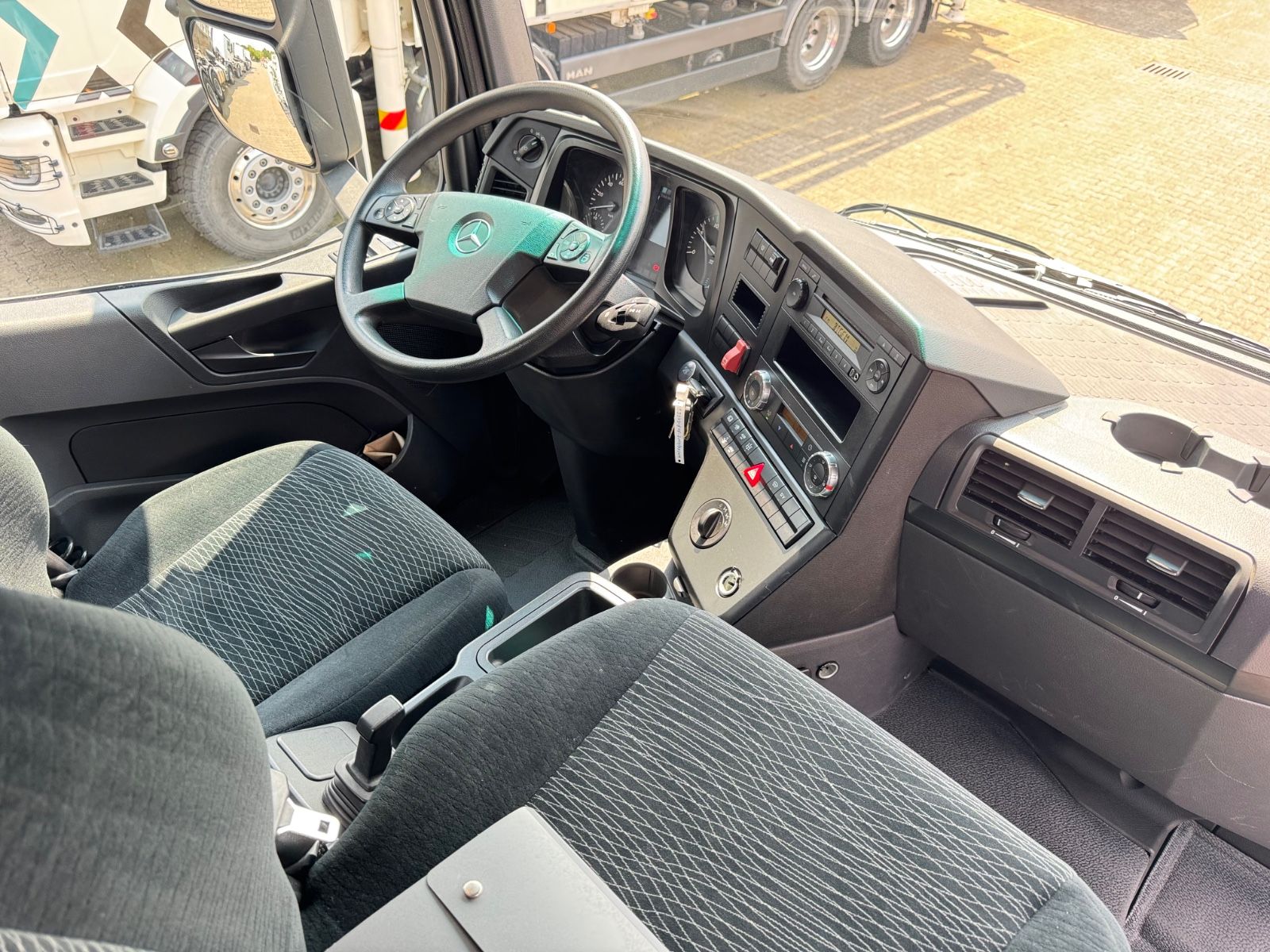 Fahrzeugabbildung Mercedes-Benz 3343 Arocs 4 Allrad 6x6 MEILLER  Only 39.000 Km