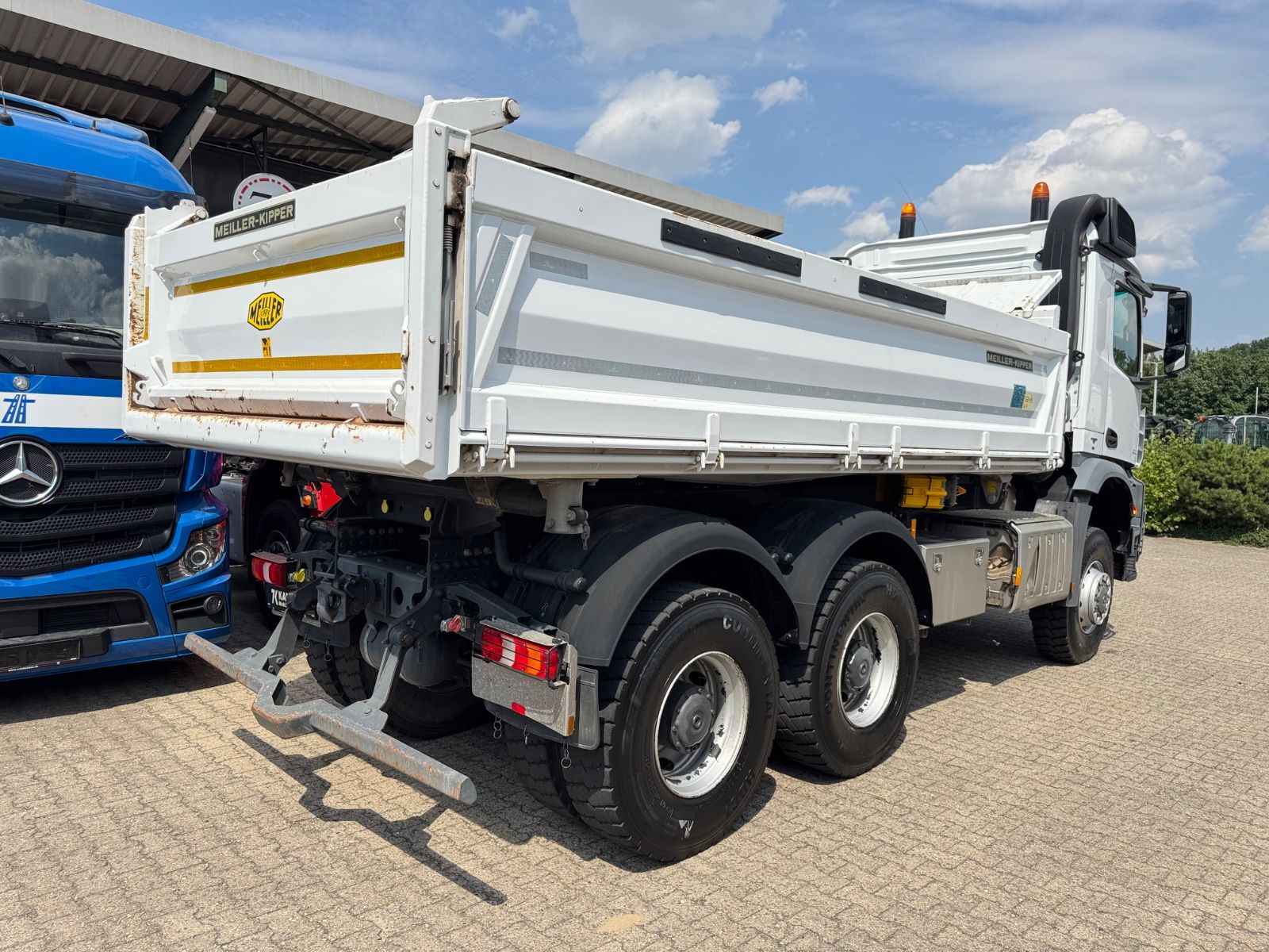 Fahrzeugabbildung Mercedes-Benz 3343 Arocs 4 Allrad 6x6 MEILLER  Only 39.000 Km