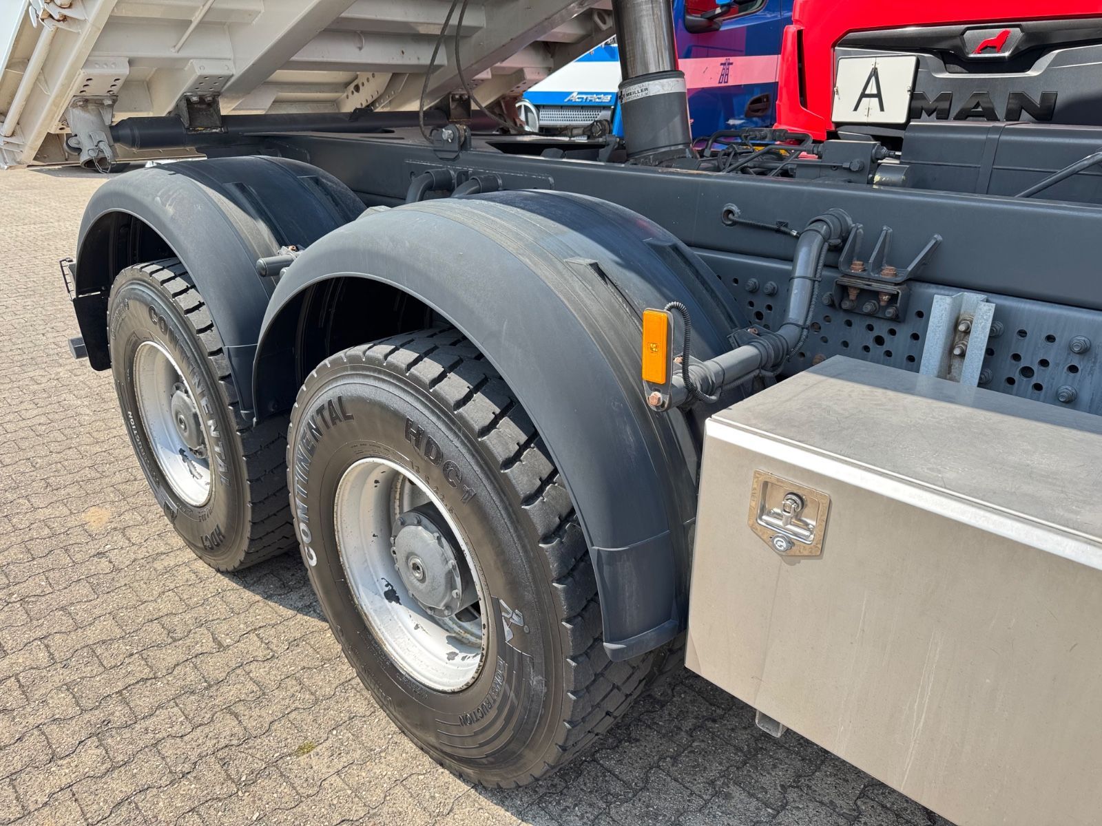 Fahrzeugabbildung Mercedes-Benz 3343 Arocs 4 Allrad 6x6 MEILLER  Only 39.000 Km