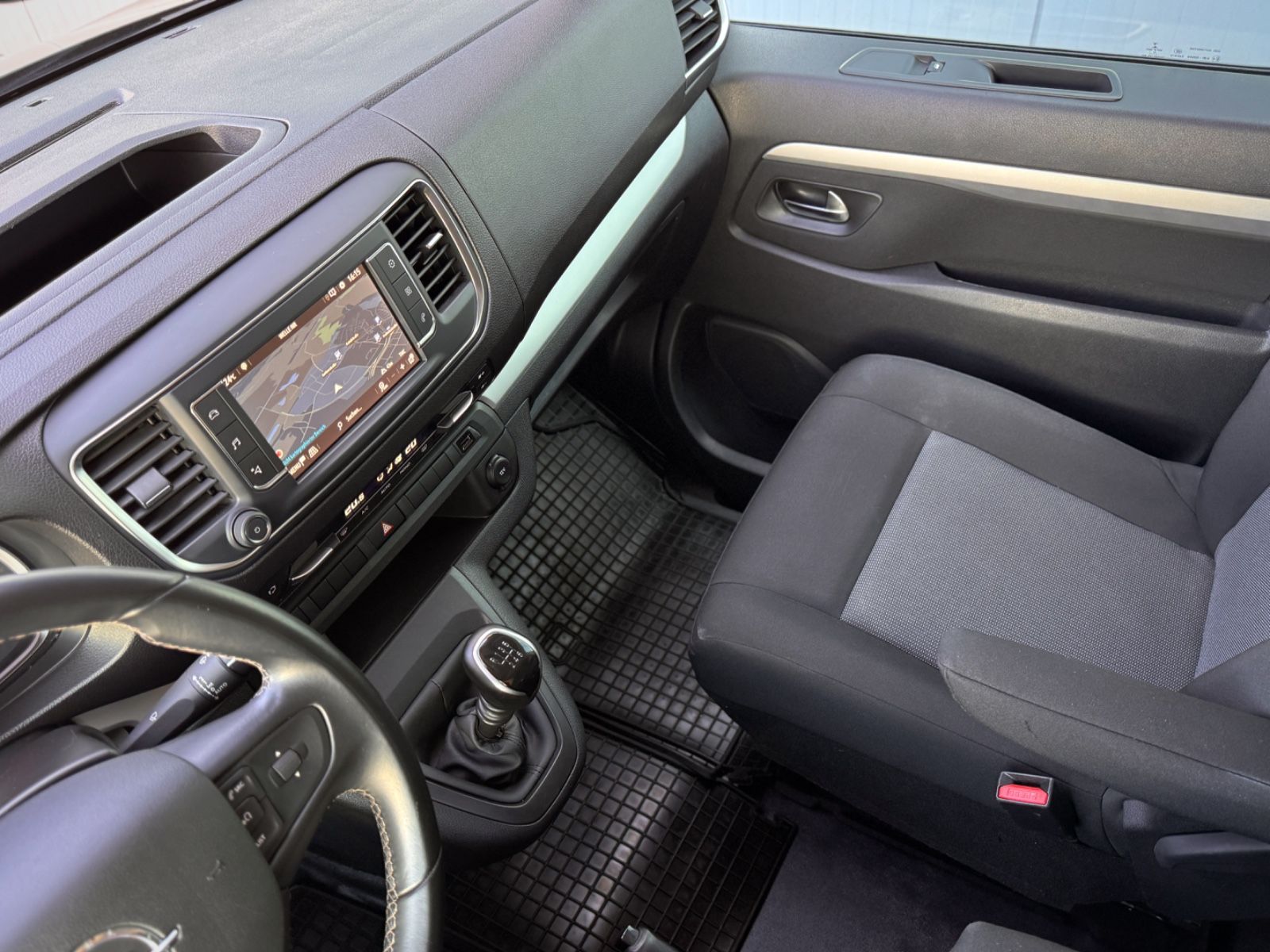 Fahrzeugabbildung Opel Zafira 2.0d Life Selection L3 *8-SITZE|CAM|AHK*