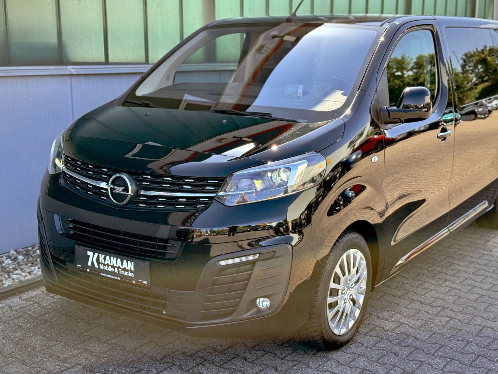Fahrzeugabbildung Opel Zafira 2.0d Life Selection L3 *8-SITZE|CAM|AHK*